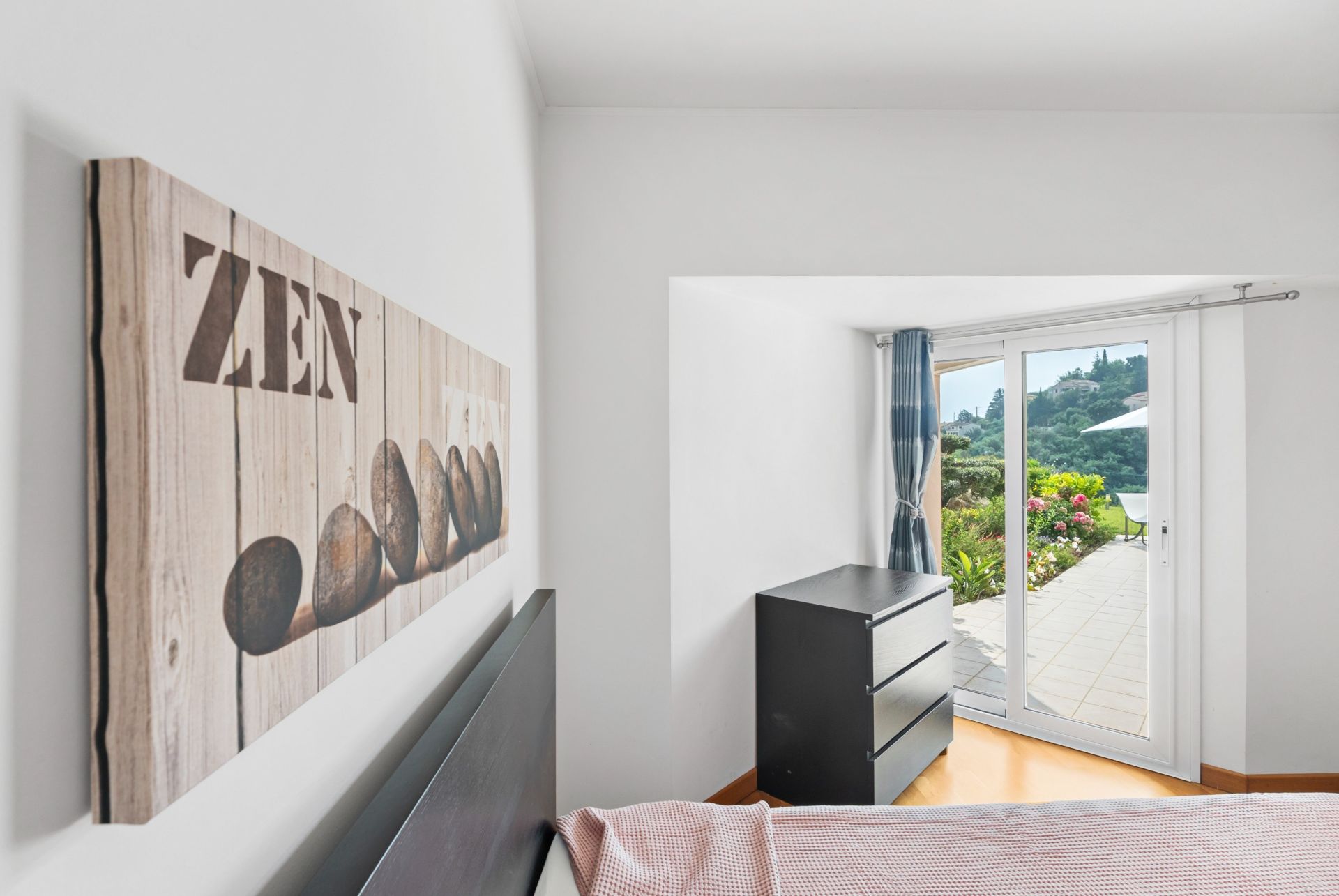 luxury apartment 6 Rooms for sale on MANDELIEU LA NAPOULE (06210)