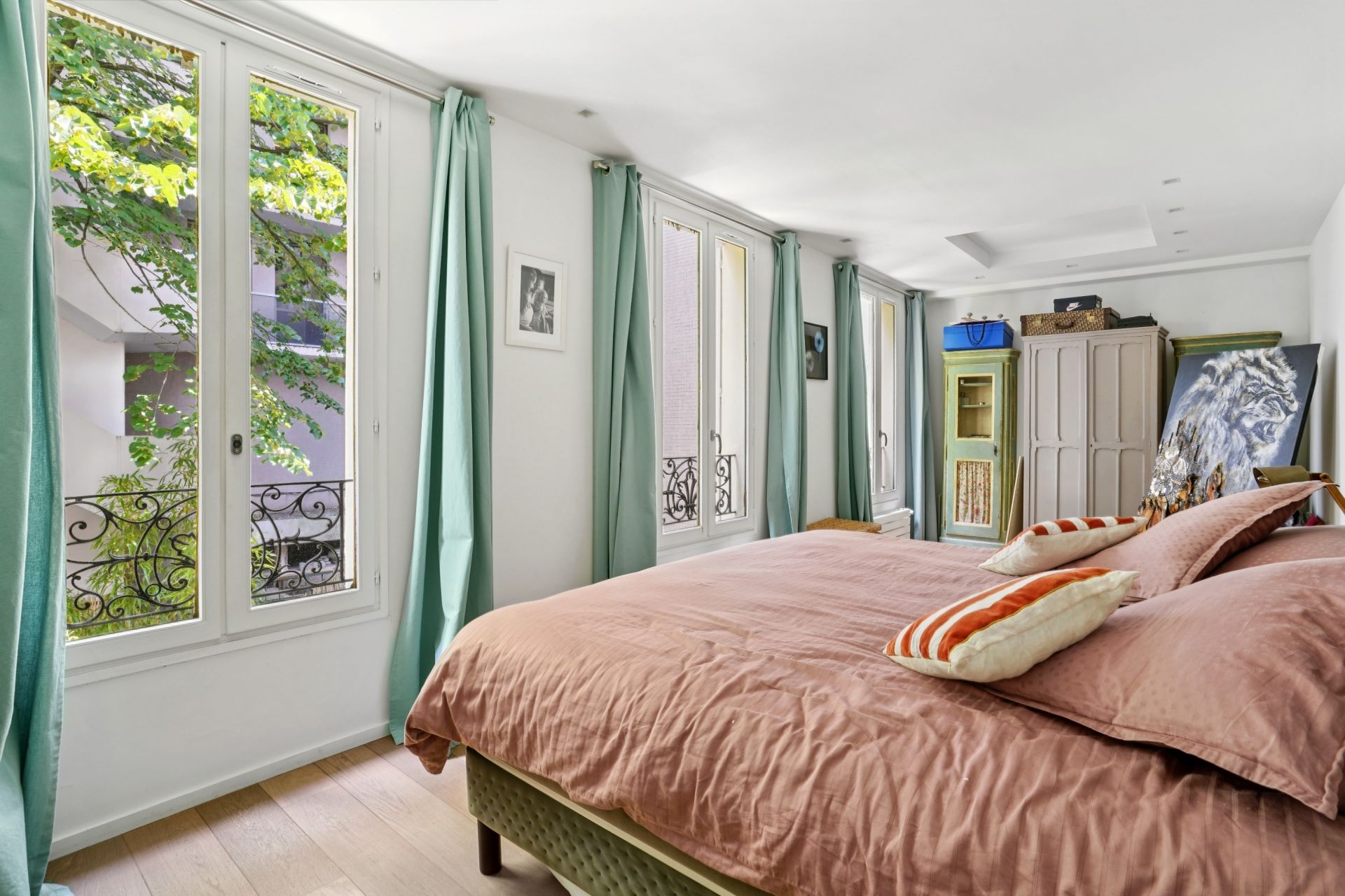 luxury house 8 Rooms for sale on NEUILLY SUR SEINE (92200)