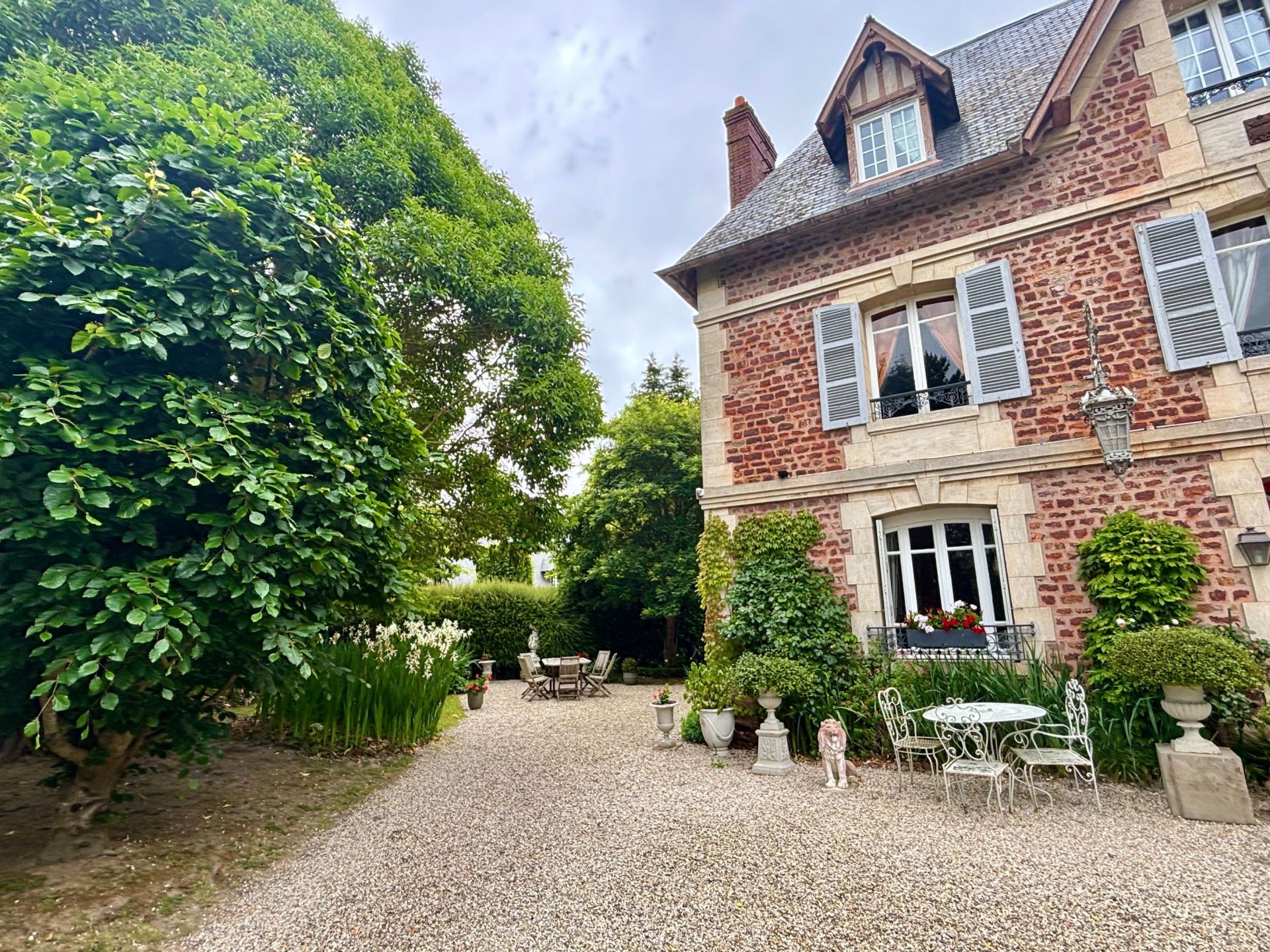 luxury house 12 Rooms for sale on TOURGEVILLE (14800)