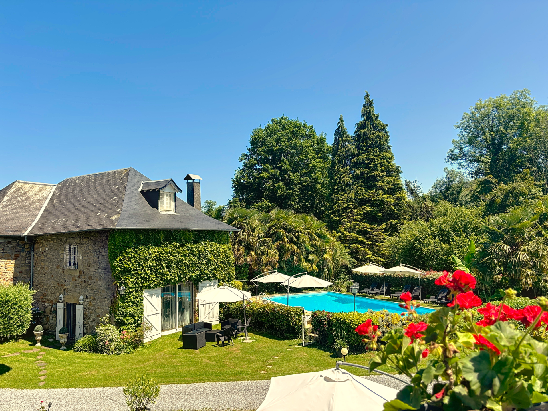 luxury house 20 Rooms for sale on HAUT DE BOSDARROS (64800)