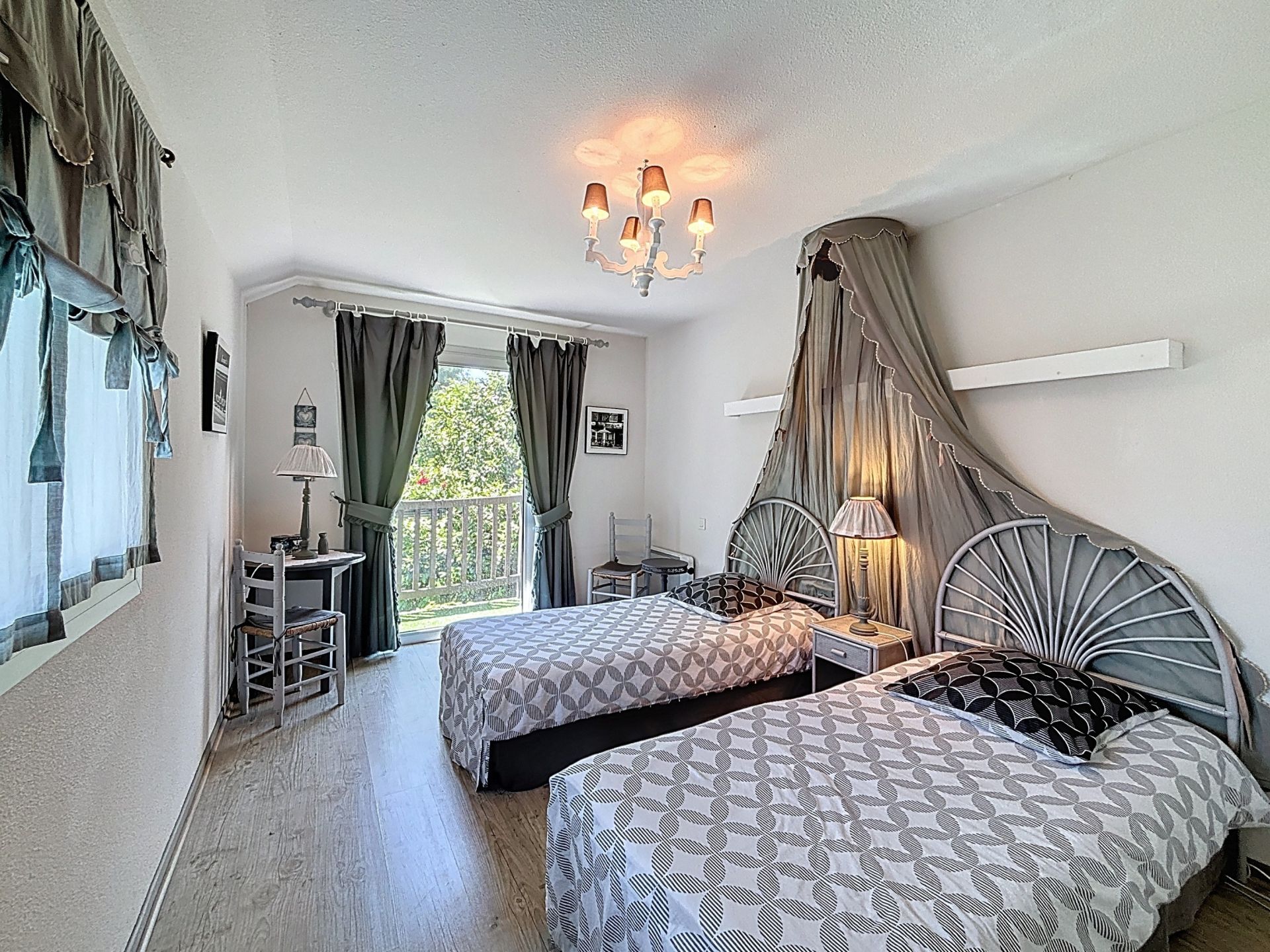 luxury house 20 Rooms for sale on HAUT DE BOSDARROS (64800)