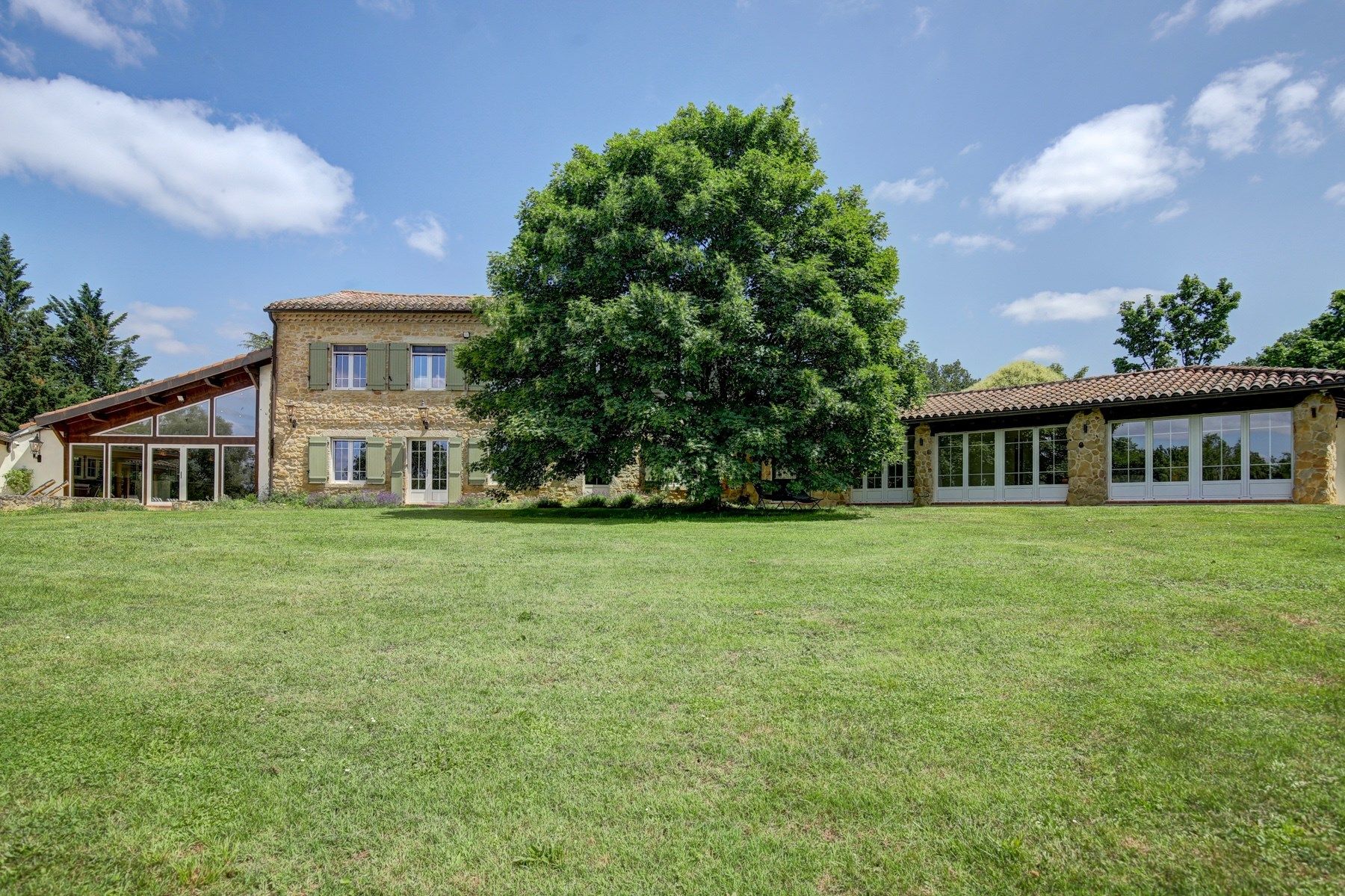 maison de luxe 17 Pièces en vente sur MIREPOIX (09500)