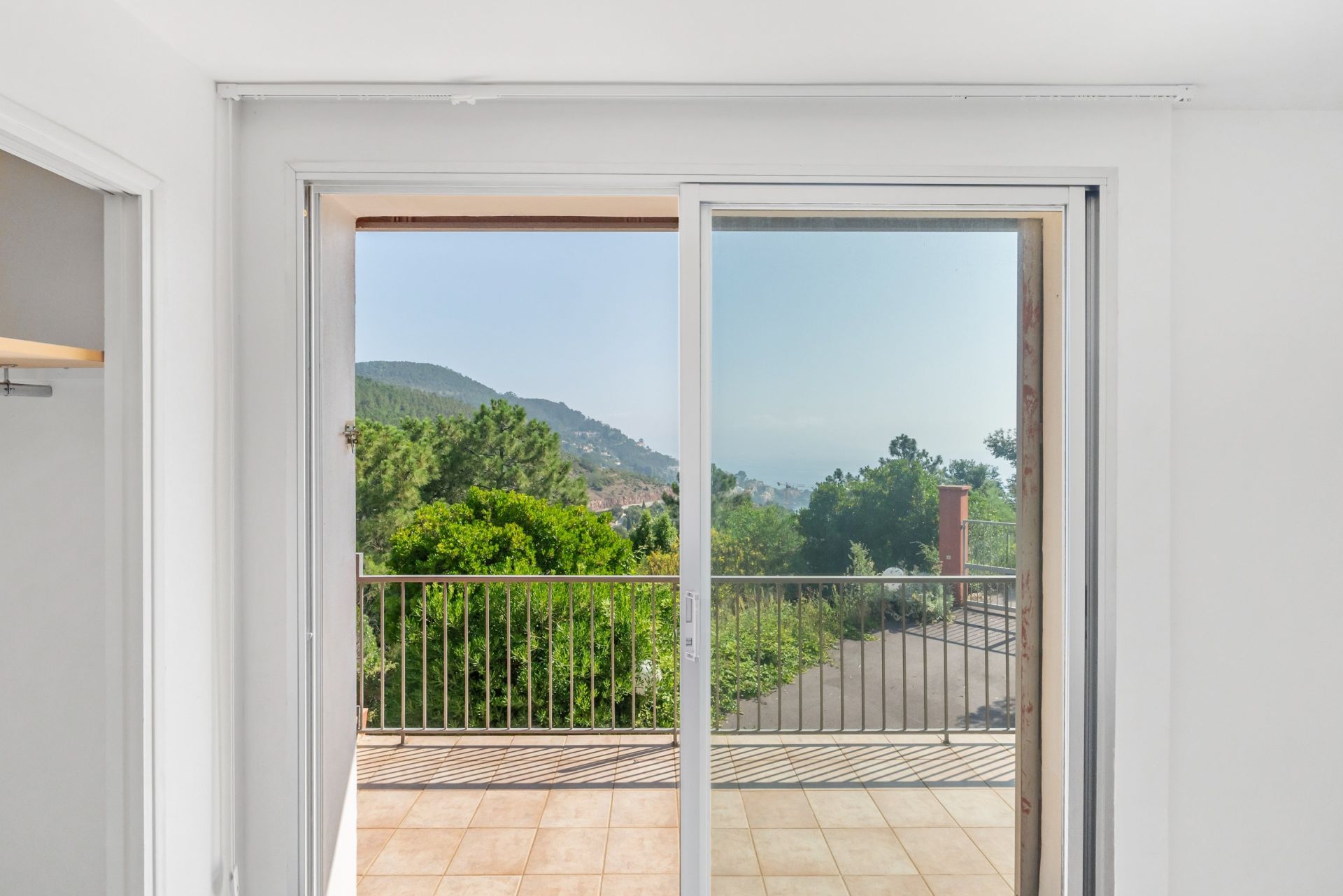 maison contemporaine 7 Pièces en vente sur THEOULE SUR MER (06590)