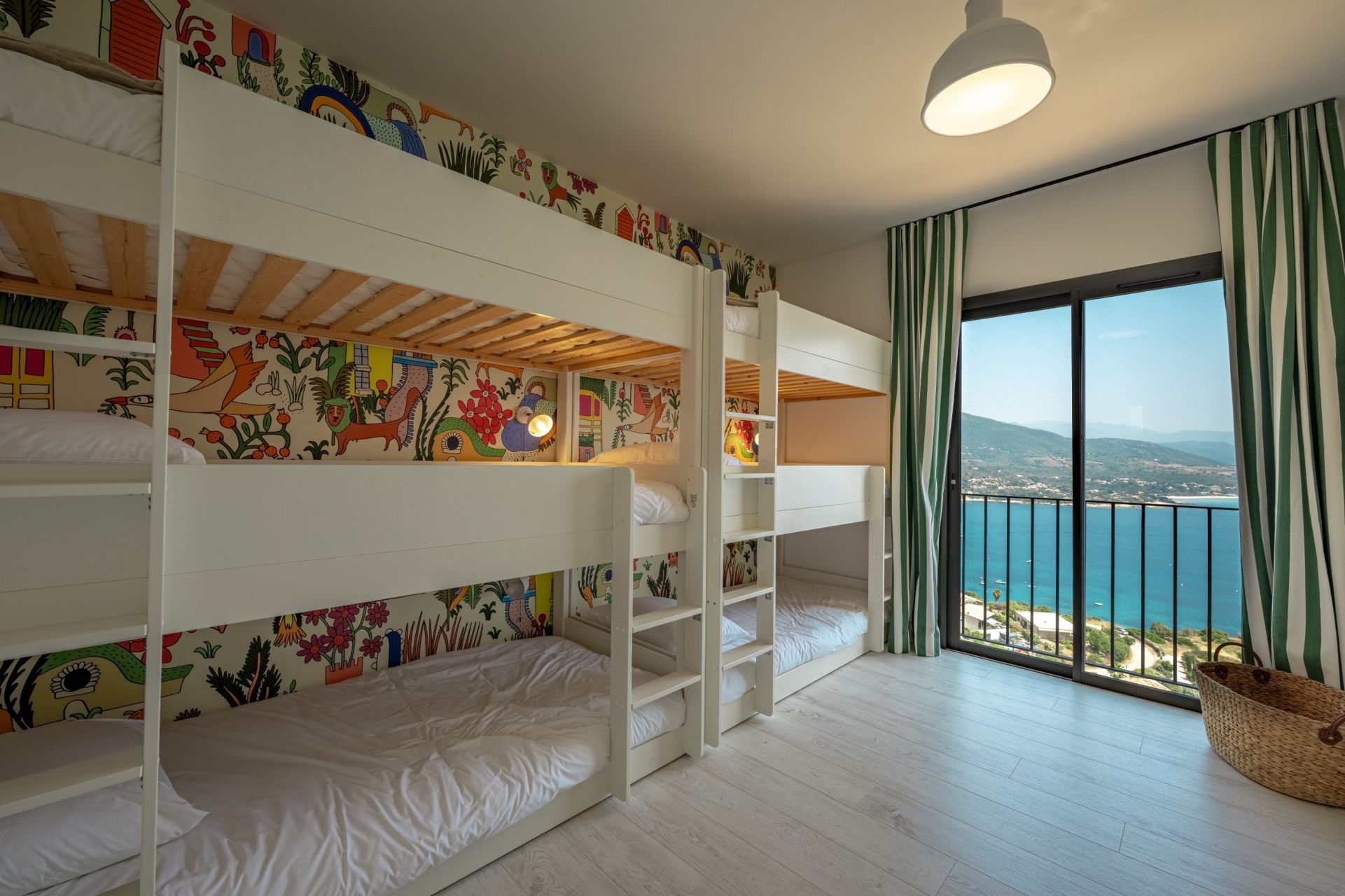 maison de luxe 7 Pièces en location saisonnière sur AJACCIO (20000)