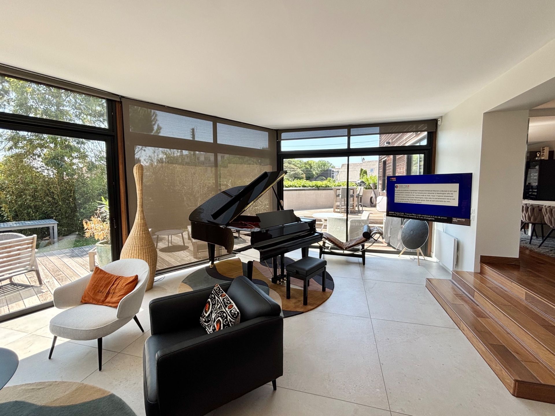 luxury house 8 Rooms for sale on CAEN (14000)