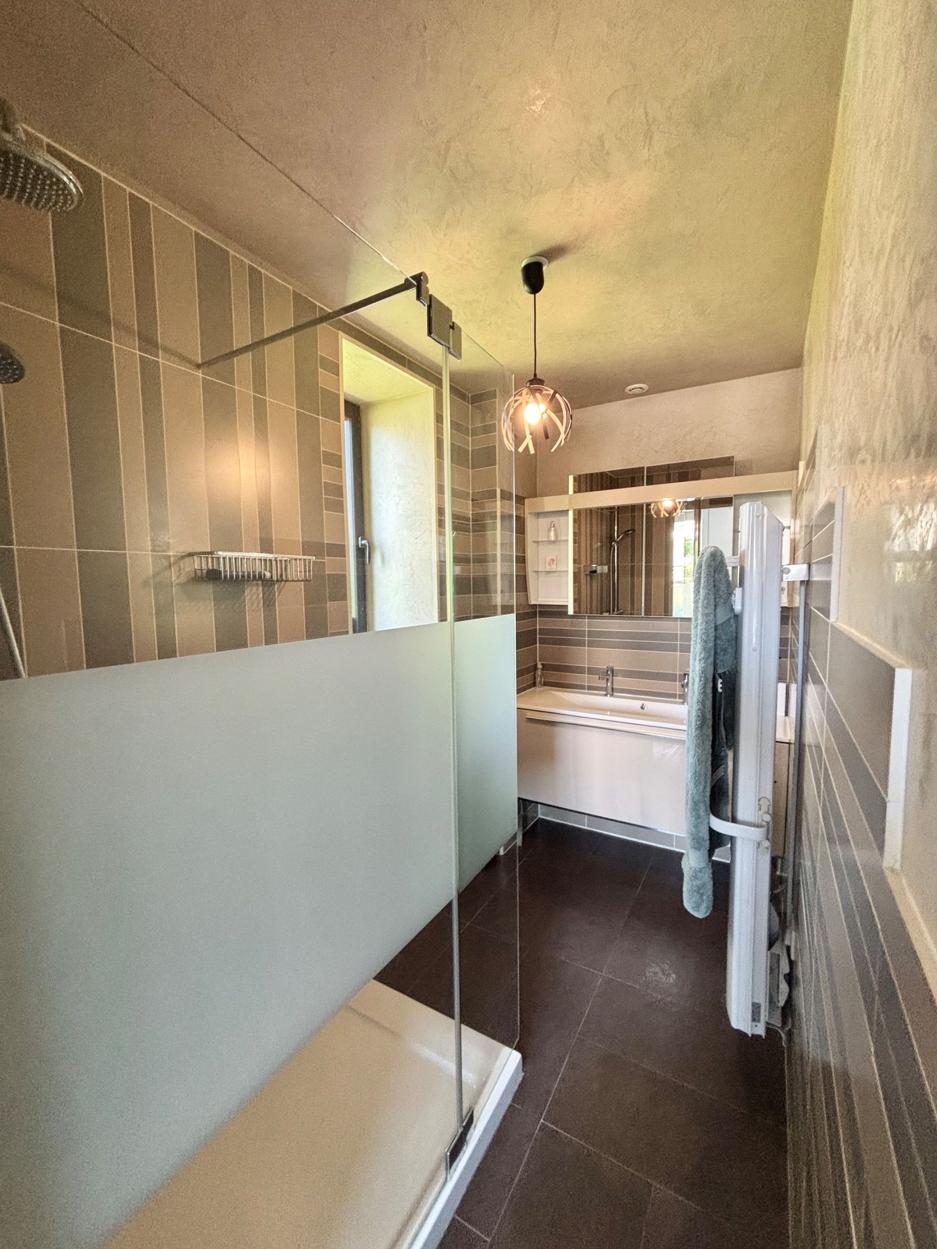 luxury house 8 Rooms for sale on CAEN (14000)