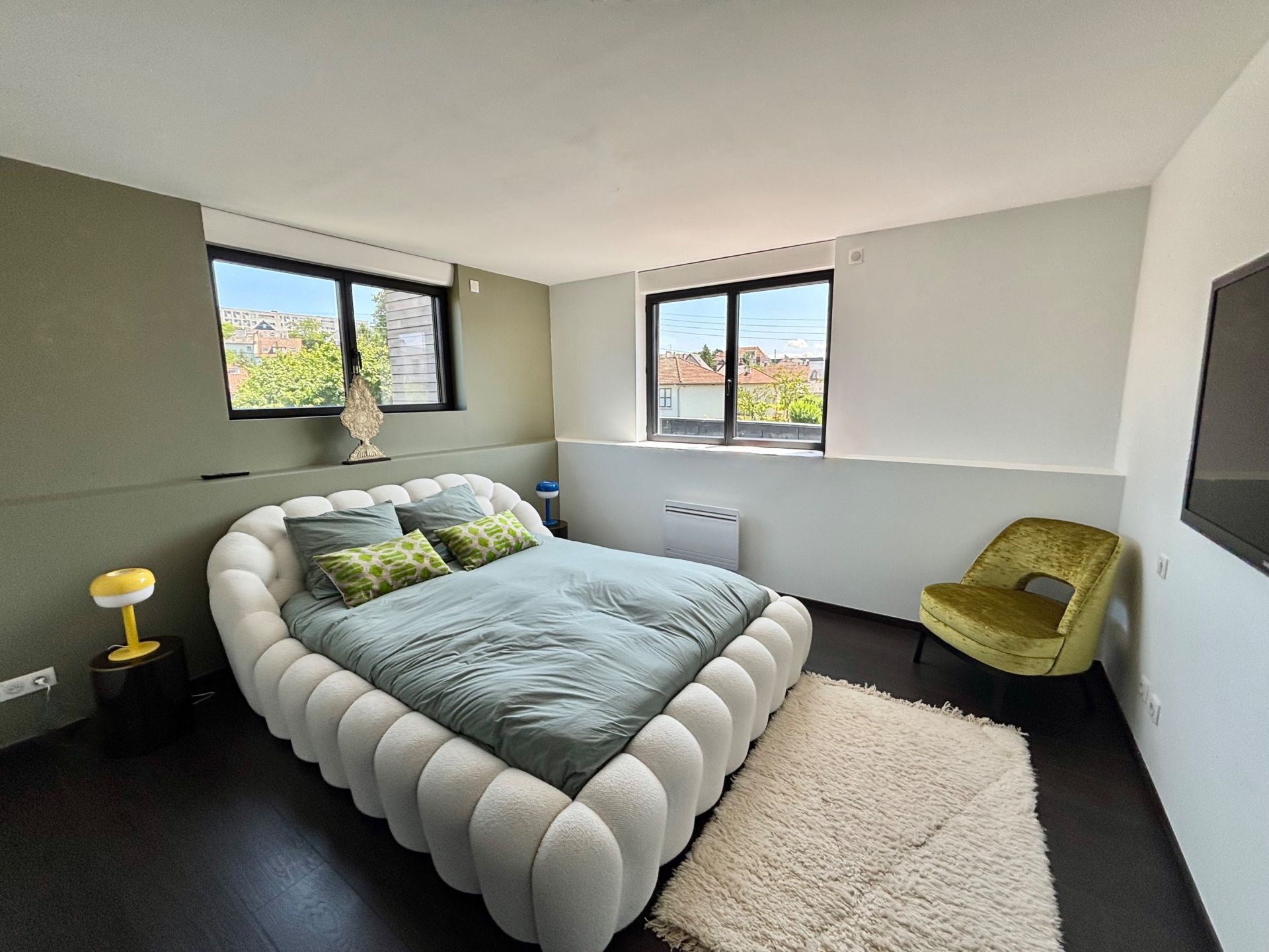 luxury house 8 Rooms for sale on CAEN (14000)