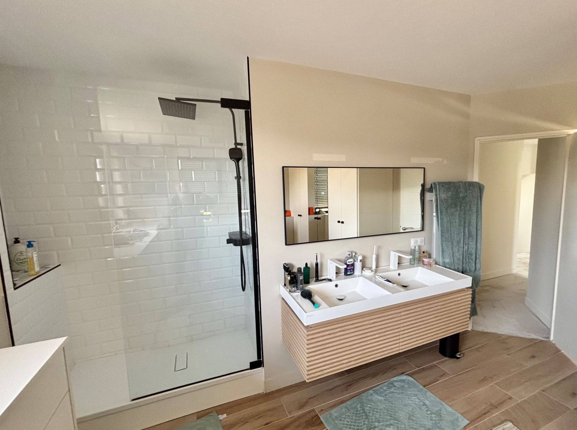 luxury house 8 Rooms for sale on CAEN (14000)