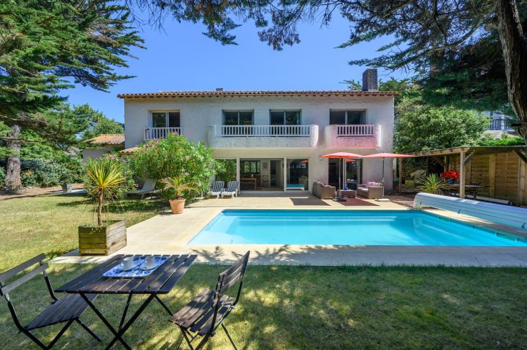 luxury house 7 Rooms for sale on LA BAULE (44500)