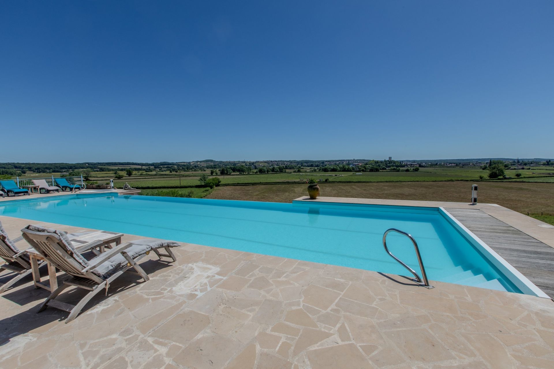 château 20 Pièces en vente sur GUEUGNON (71130)