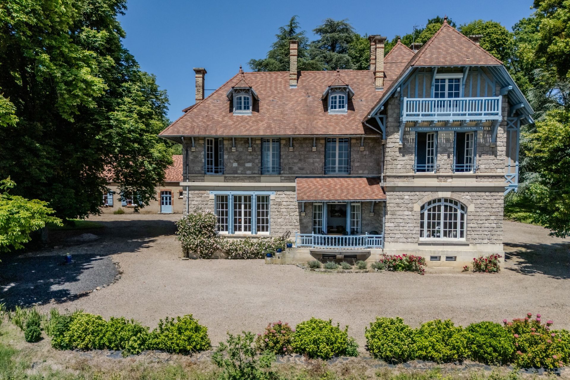 château 20 Pièces en vente sur GUEUGNON (71130)