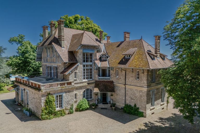château 20 Pièces en vente sur GUEUGNON (71130)