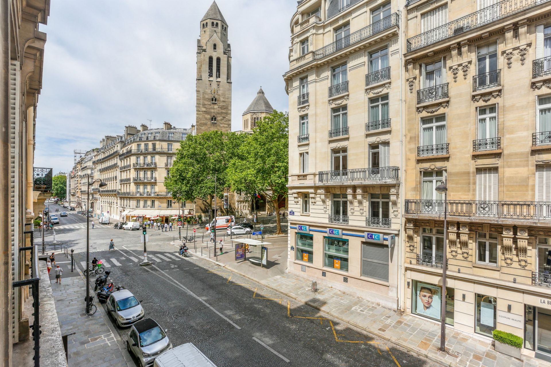 luxury apartment 4 Rooms for sale on PARIS (75008)