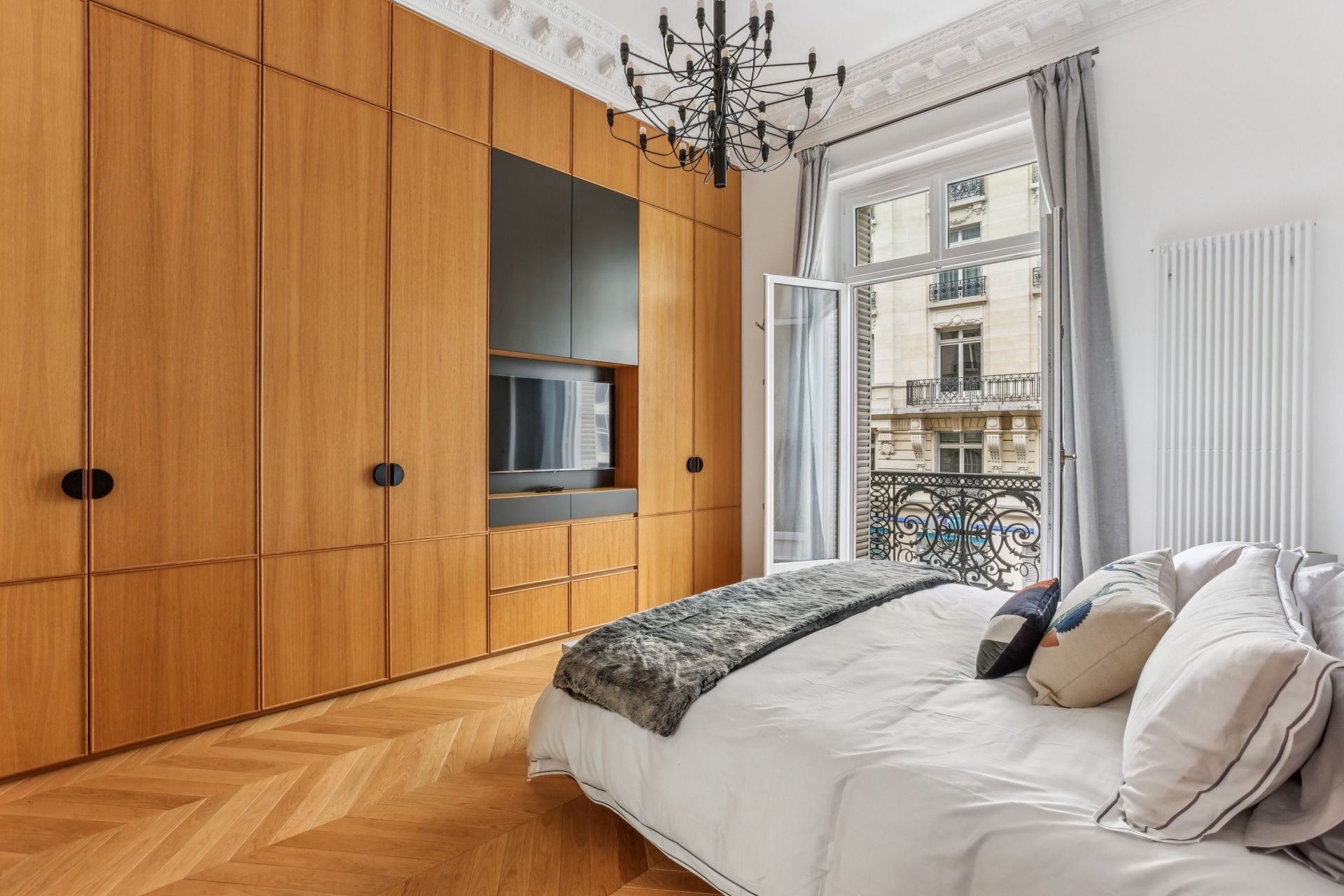 luxury apartment 4 Rooms for sale on PARIS (75008)