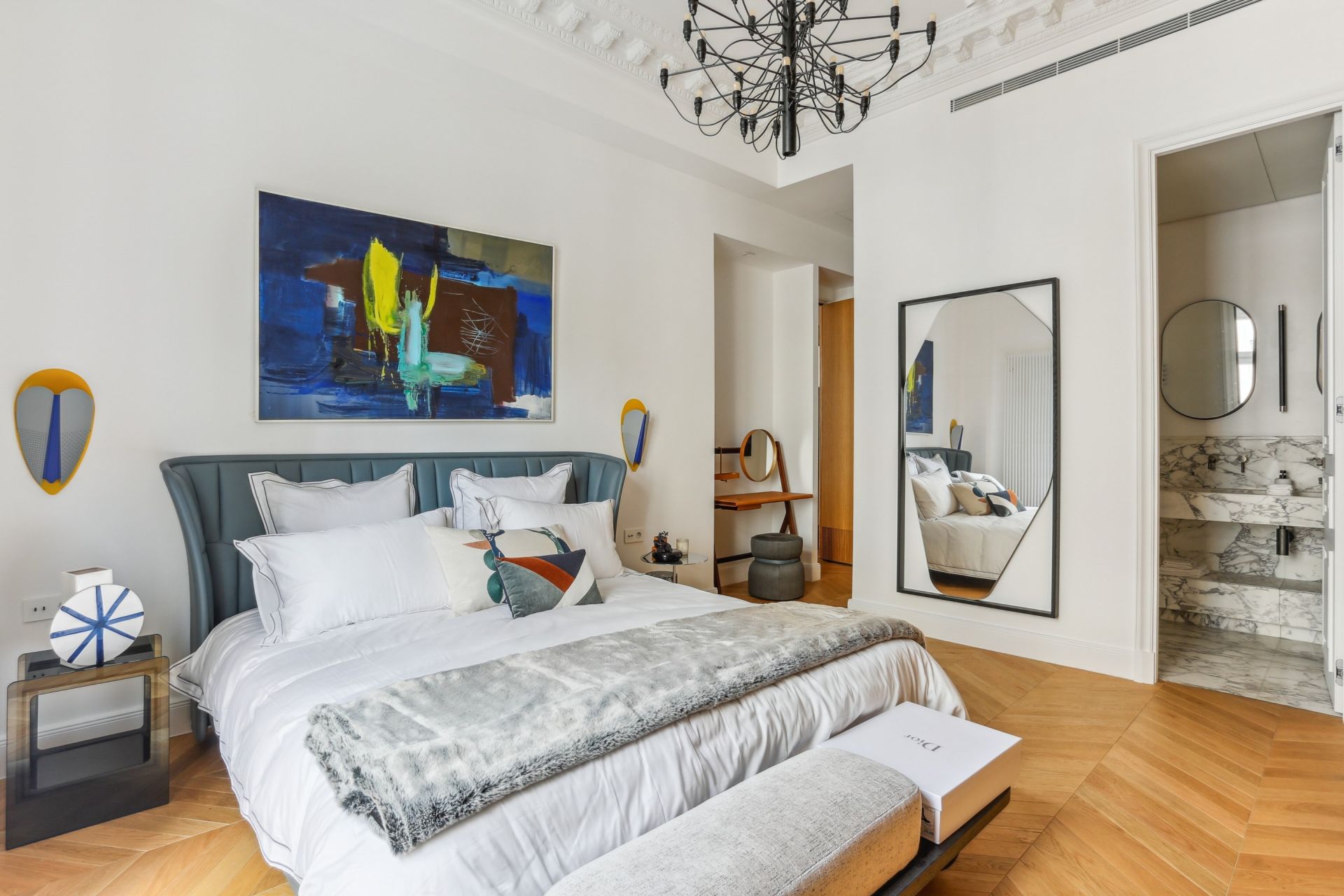 luxury apartment 4 Rooms for sale on PARIS (75008)