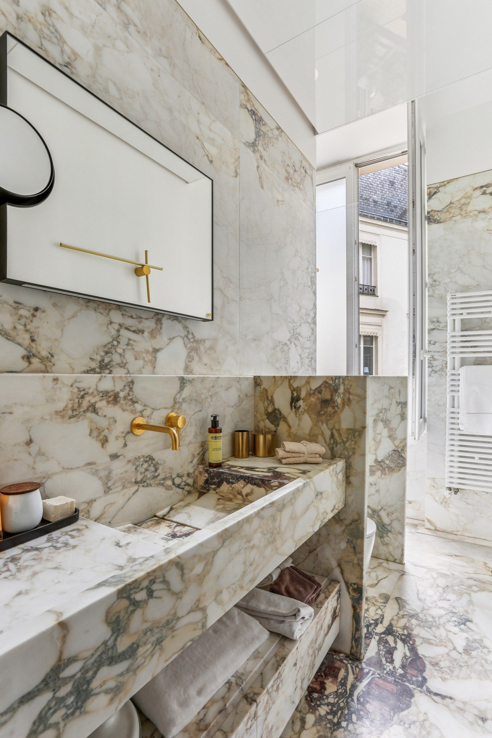 luxury apartment 4 Rooms for sale on PARIS (75008)