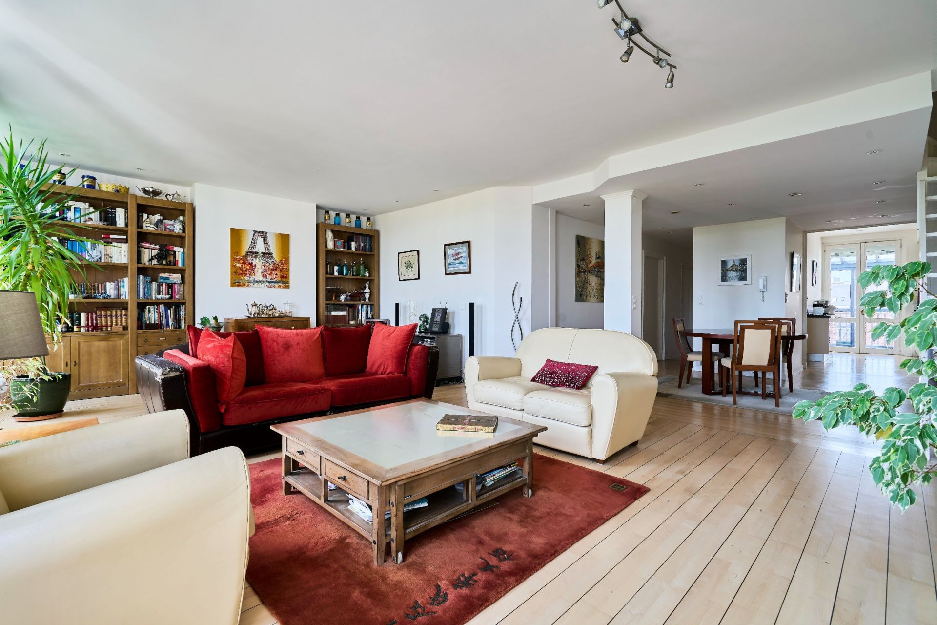 luxury apartment 6 Rooms for sale on LILLE (59000)