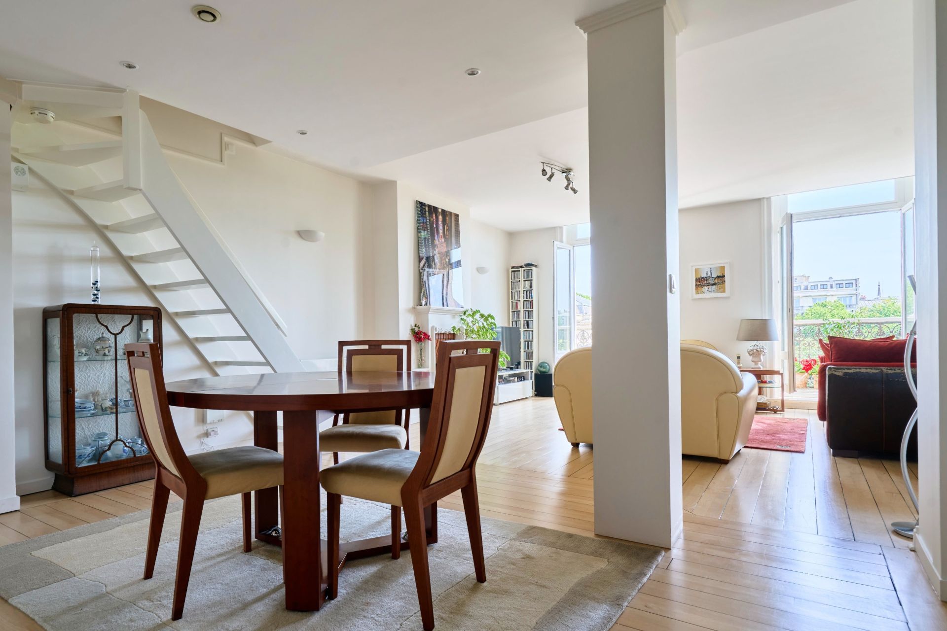 luxury apartment 6 Rooms for sale on LILLE (59000)