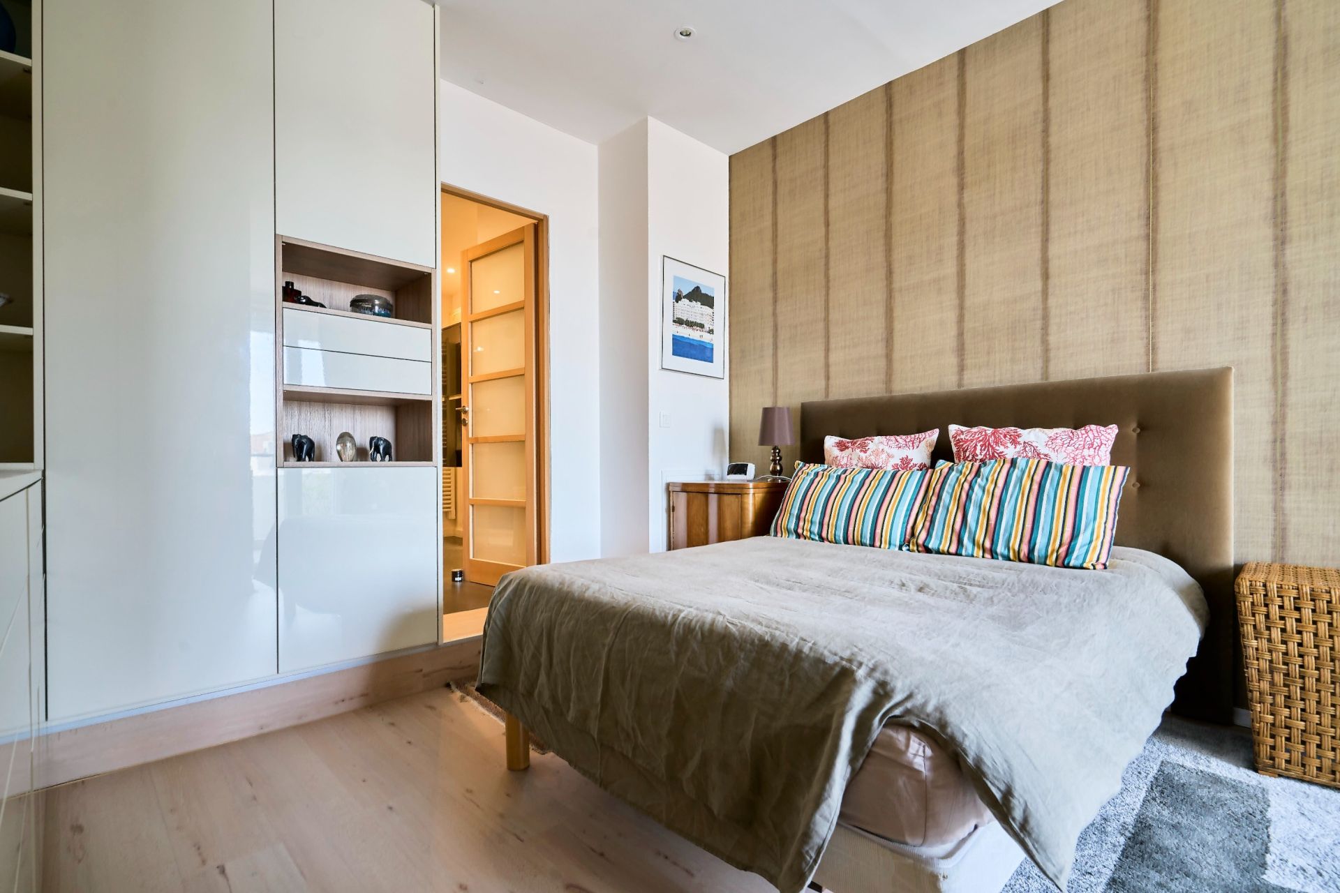 luxury apartment 6 Rooms for sale on LILLE (59000)