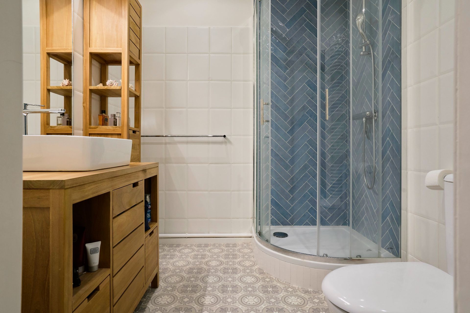 luxury apartment 6 Rooms for sale on LILLE (59000)