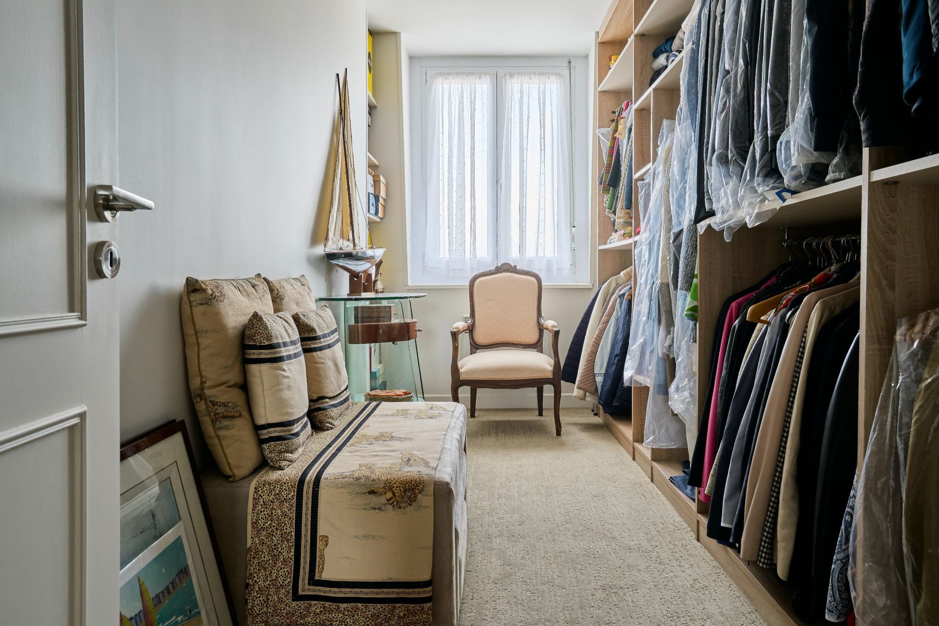 luxury apartment 6 Rooms for sale on LILLE (59000)