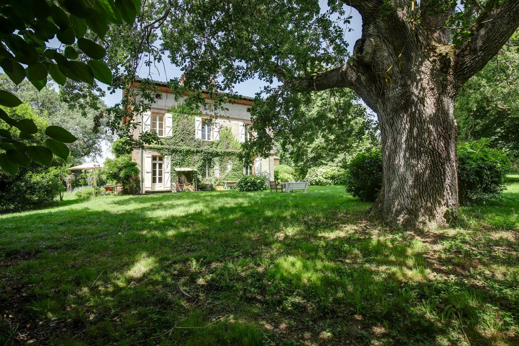 mansion 17 Rooms for sale on LHERM (31600)