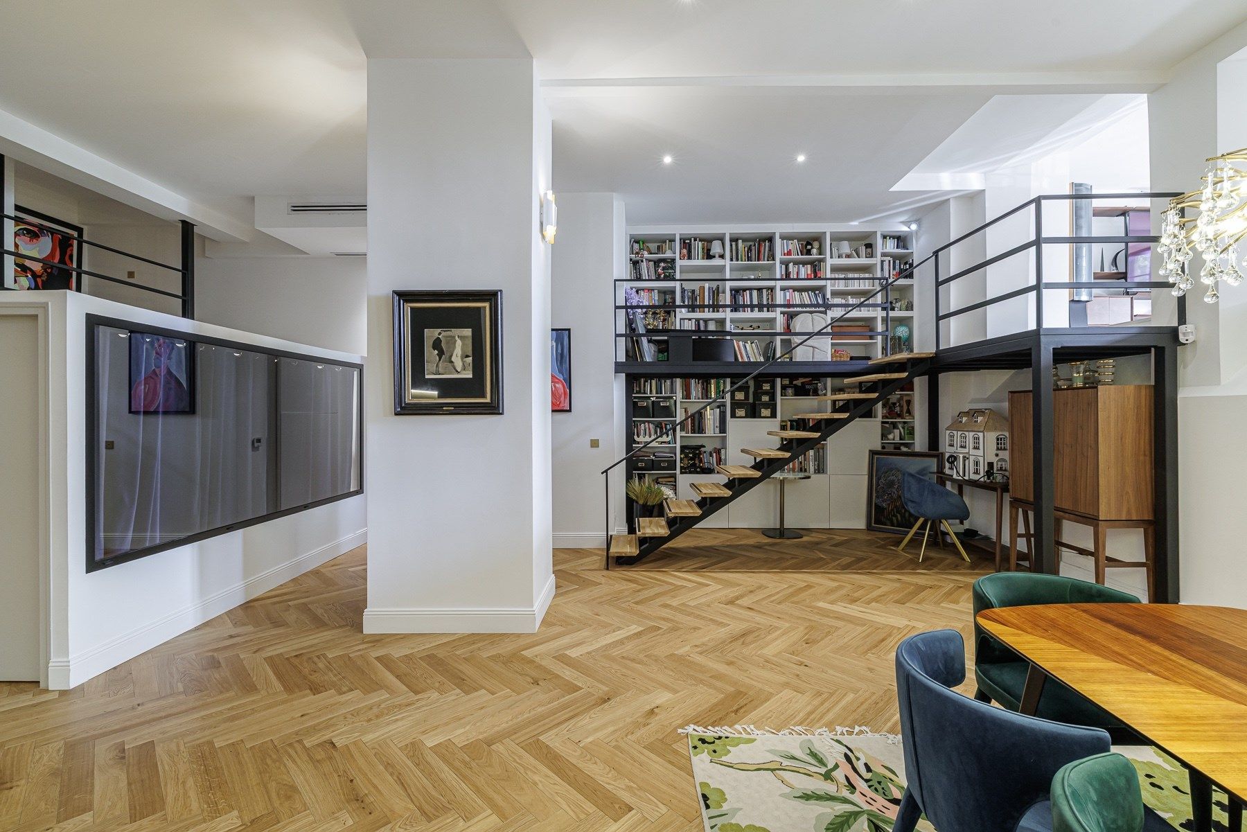 luxury apartment 4 Rooms for sale on NICE (06000)