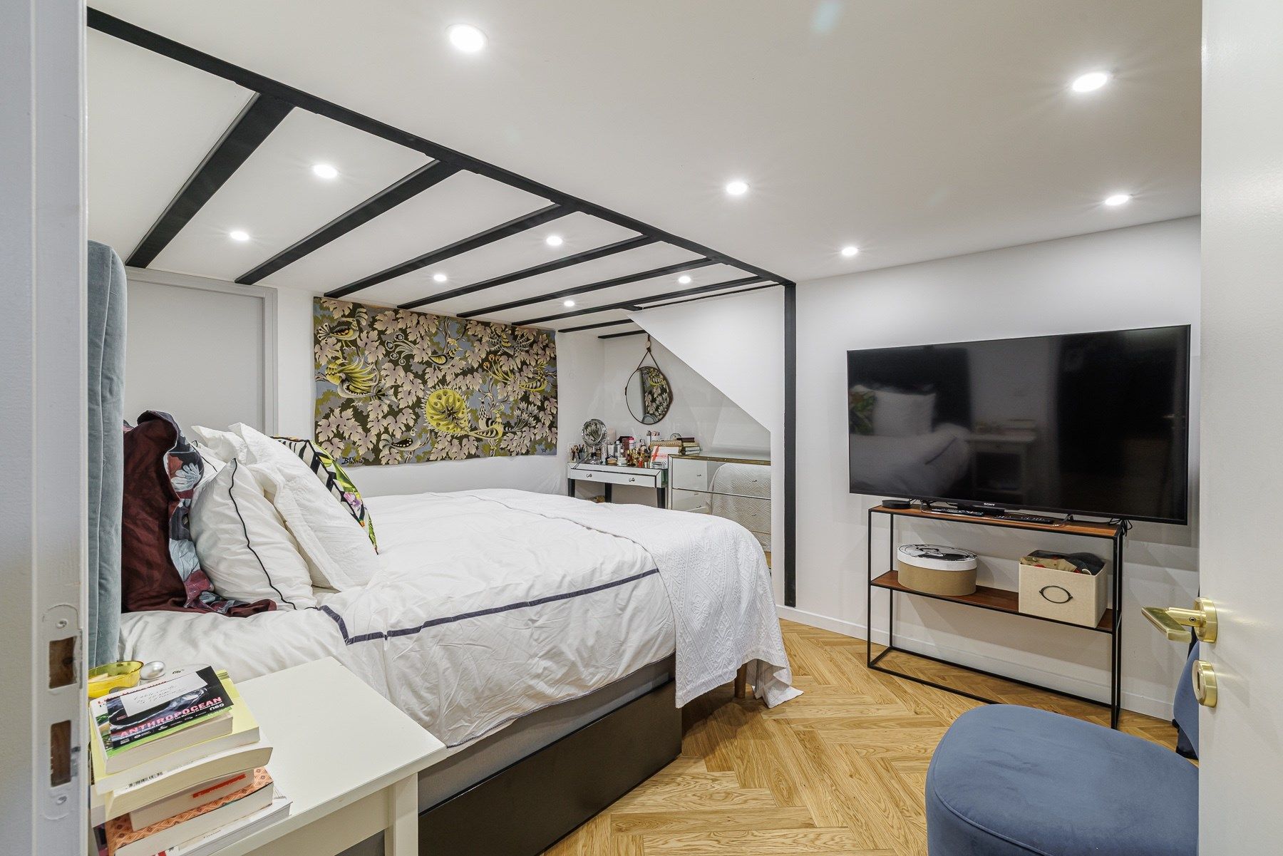 luxury apartment 4 Rooms for sale on NICE (06000)