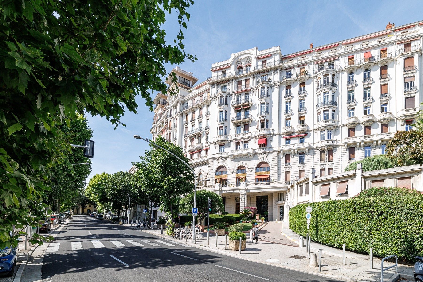 luxury apartment 4 Rooms for sale on NICE (06000)