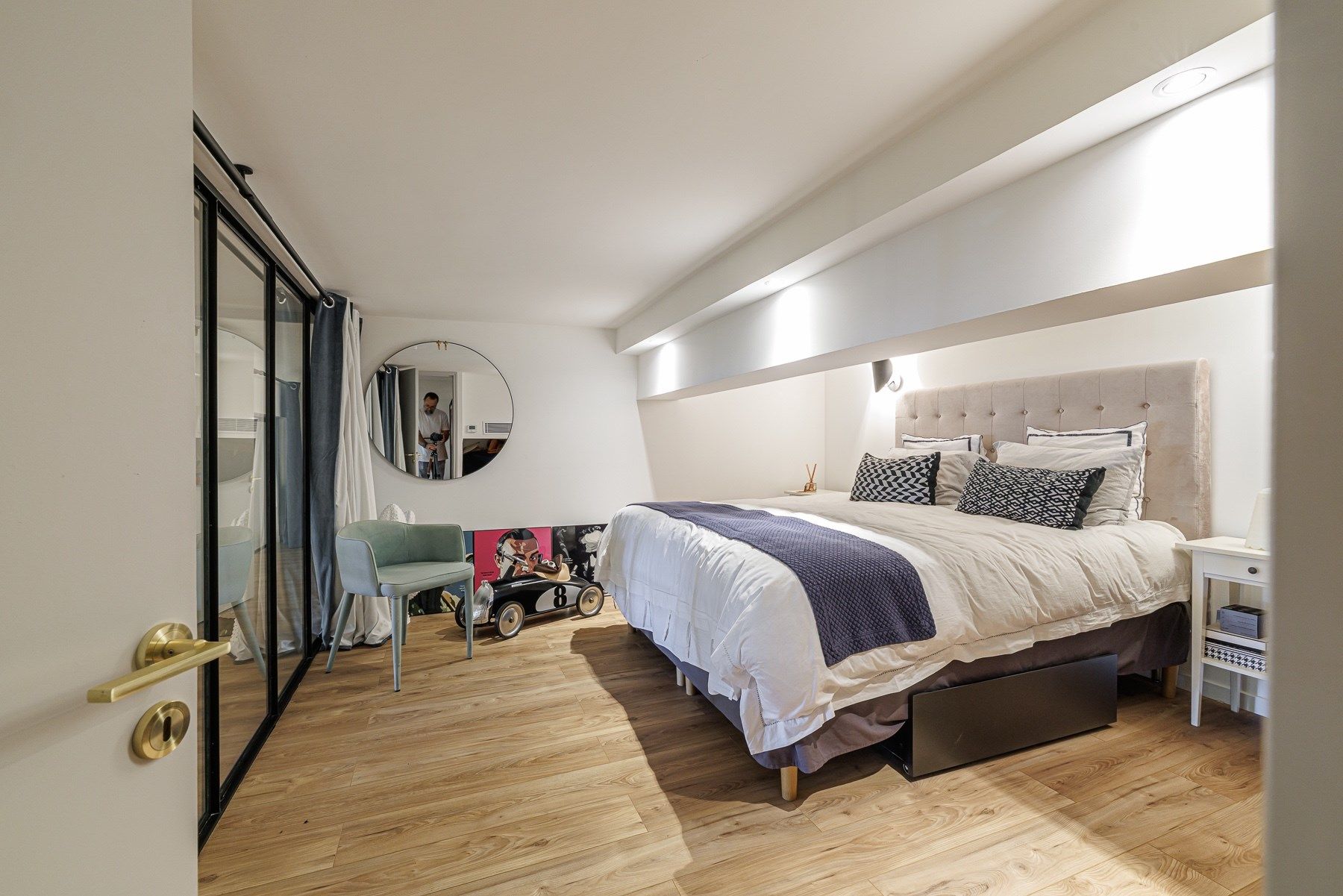 luxury apartment 4 Rooms for sale on NICE (06000)