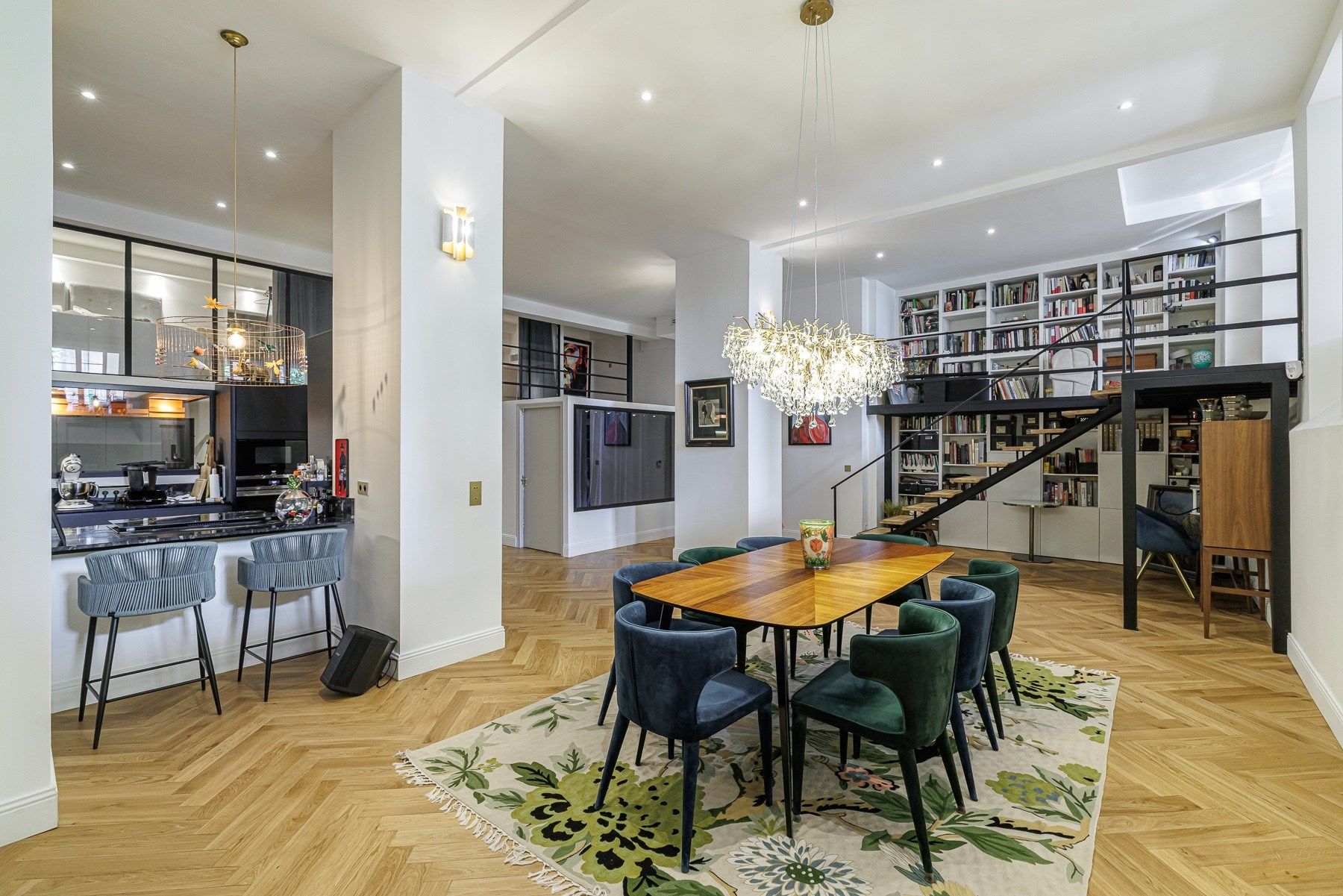 luxury apartment 4 Rooms for sale on NICE (06000)