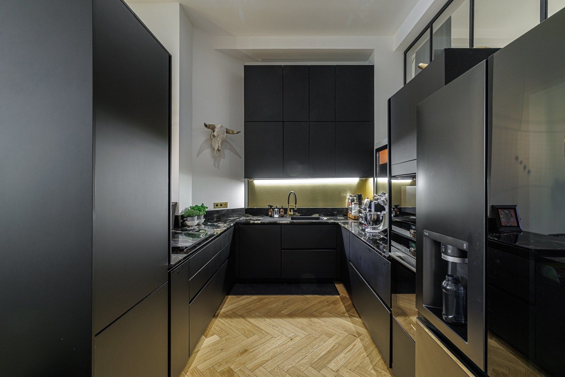 luxury apartment 4 Rooms for sale on NICE (06000)