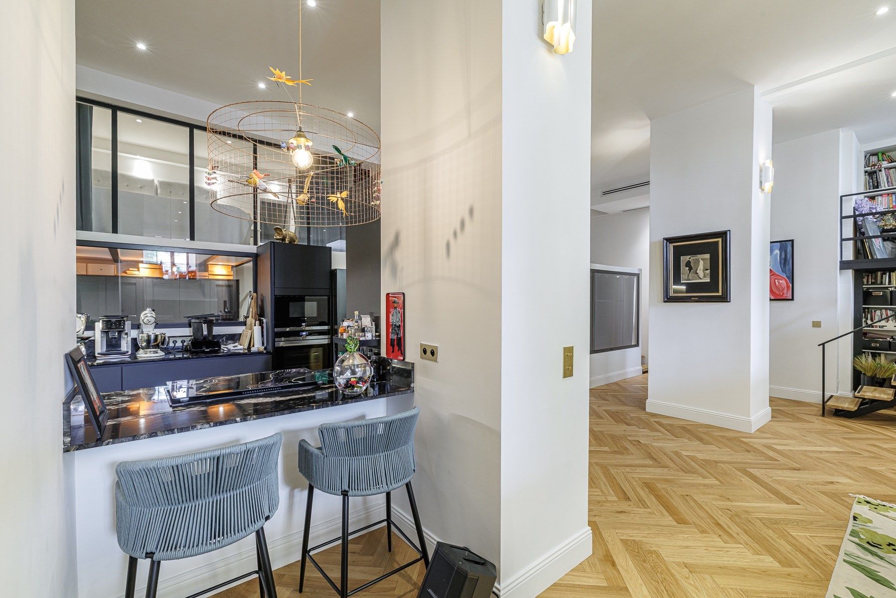 luxury apartment 4 Rooms for sale on NICE (06000)