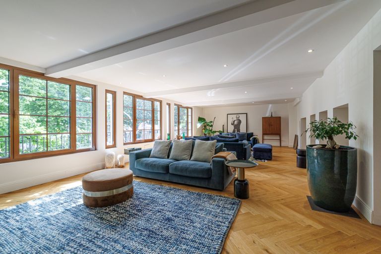 luxury apartment 4 Rooms for sale on NICE (06000)