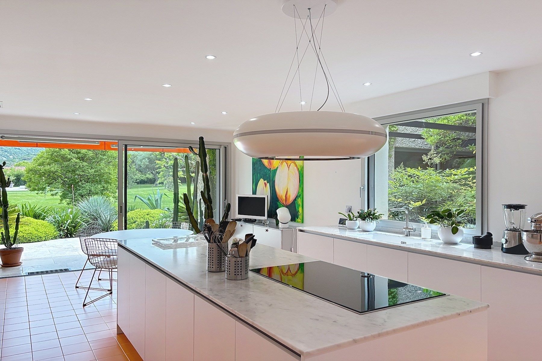 luxury property 8 Rooms for sale on UZES (30700)