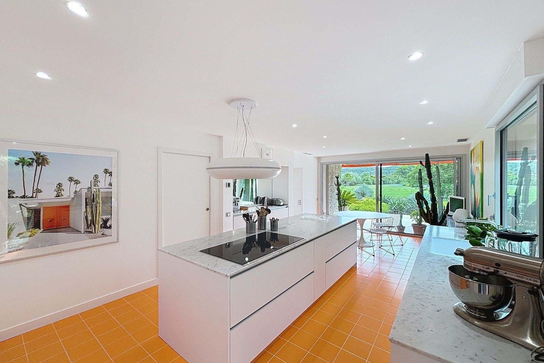 luxury property 8 Rooms for sale on UZES (30700)