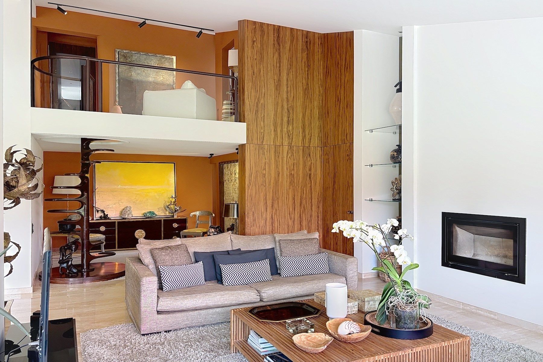 luxury property 8 Rooms for sale on UZES (30700)