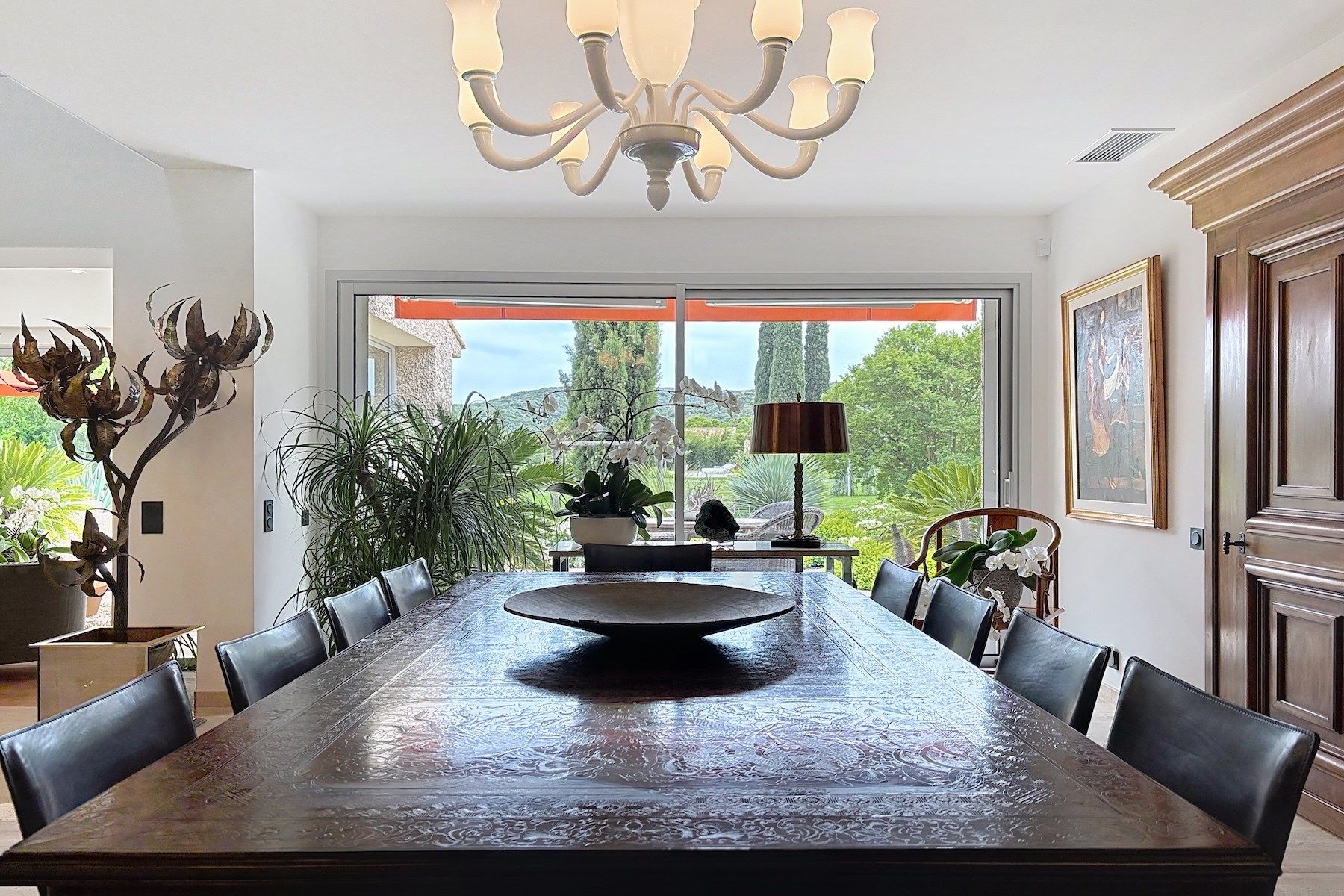 luxury property 8 Rooms for sale on UZES (30700)