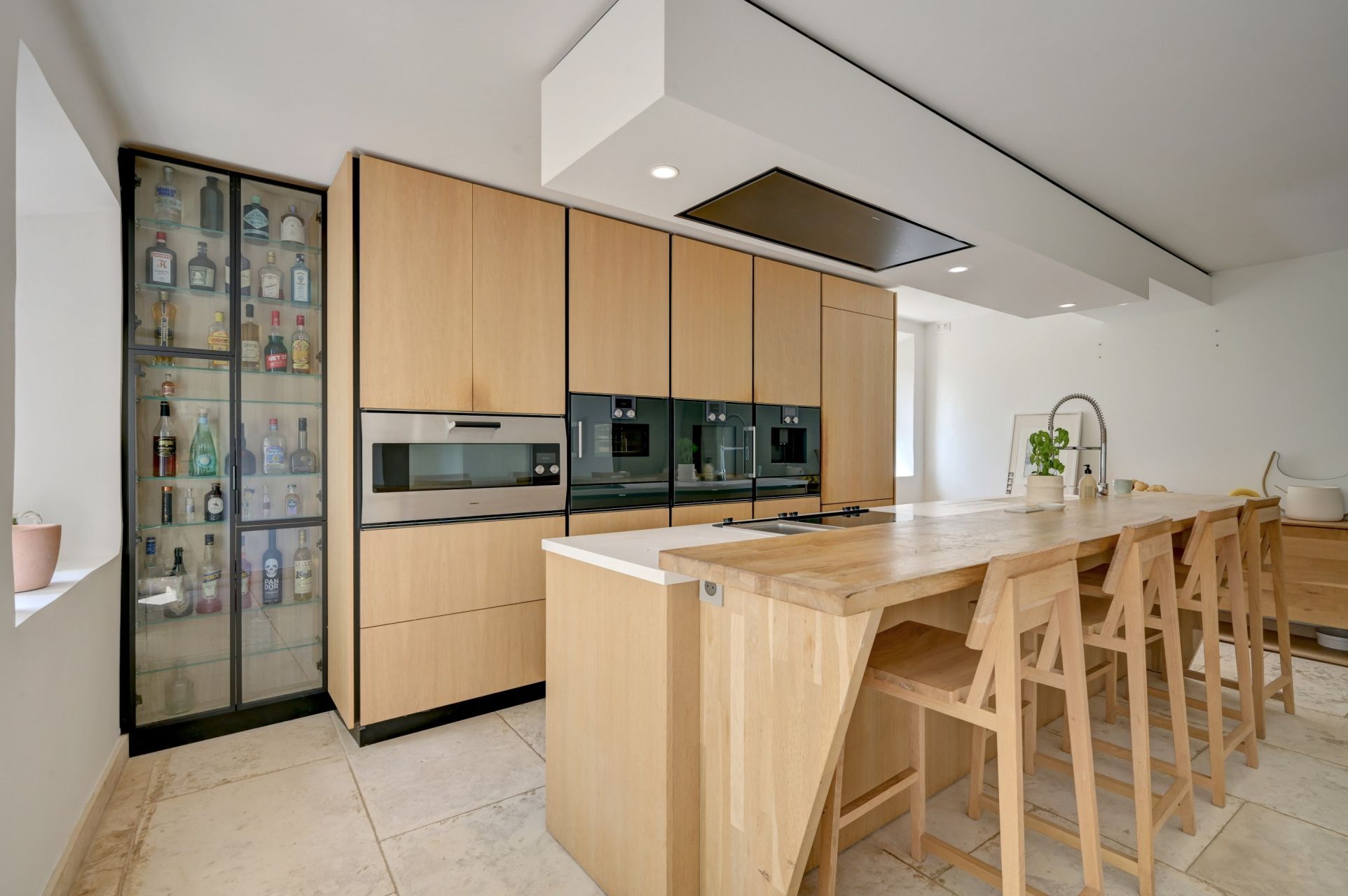 bastide 7 Rooms for seasonal rent on AIX EN PROVENCE (13100)