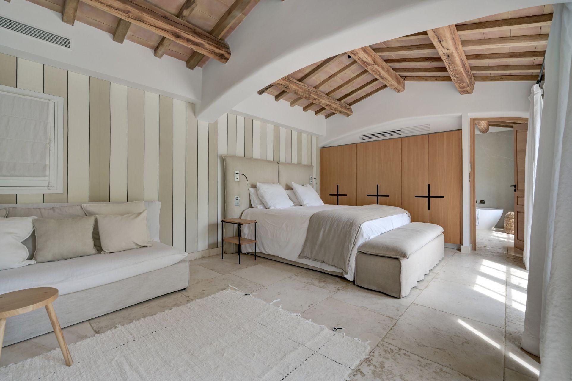 bastide 7 Rooms for seasonal rent on AIX EN PROVENCE (13100)