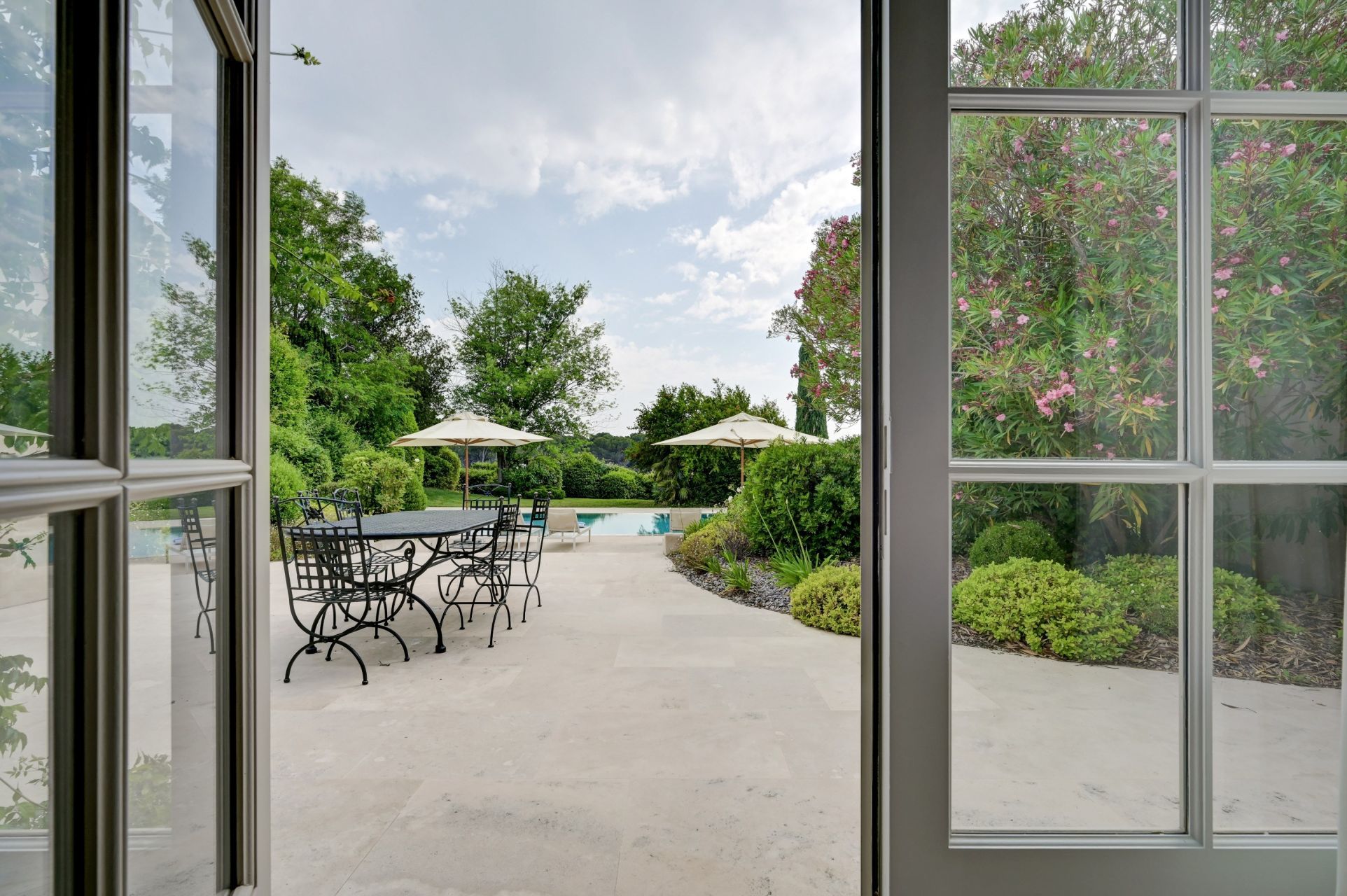 bastide 7 Rooms for seasonal rent on AIX EN PROVENCE (13100)