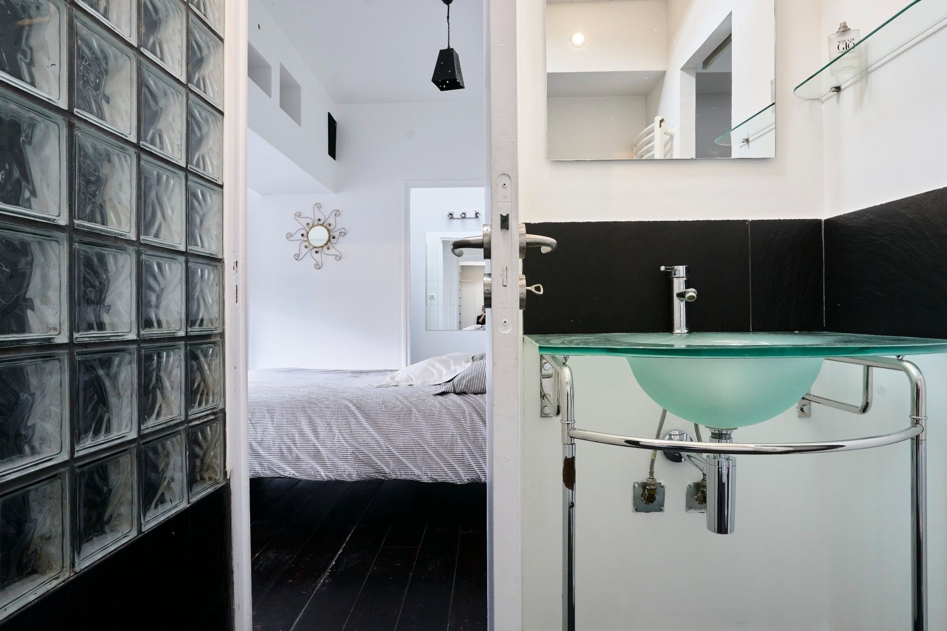 luxury apartment 9 Rooms for sale on LAMBERSART (59130)