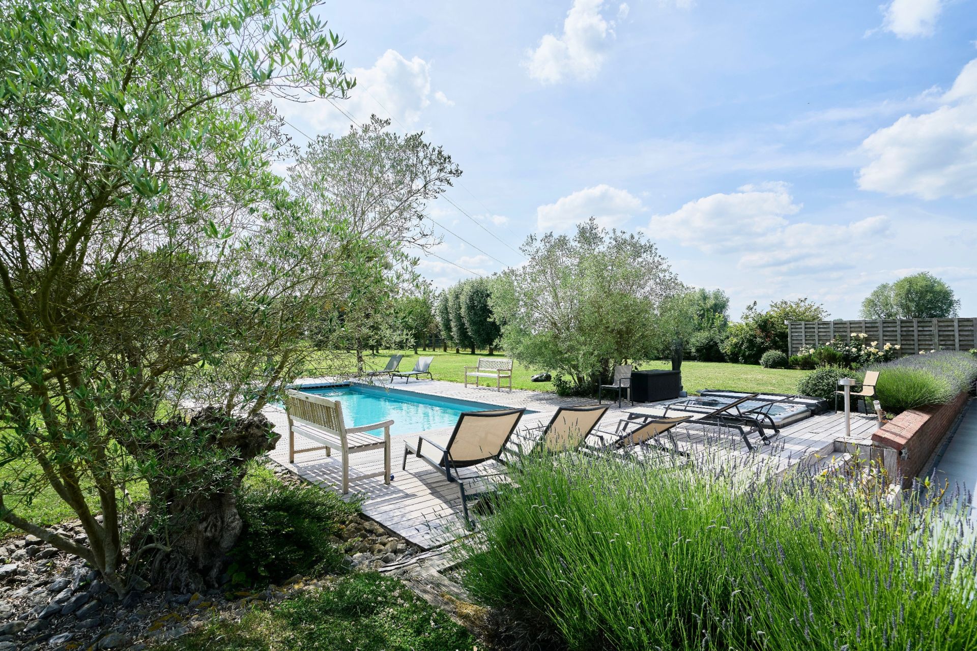 luxury house 13 Rooms for sale on BONDUES (59910)