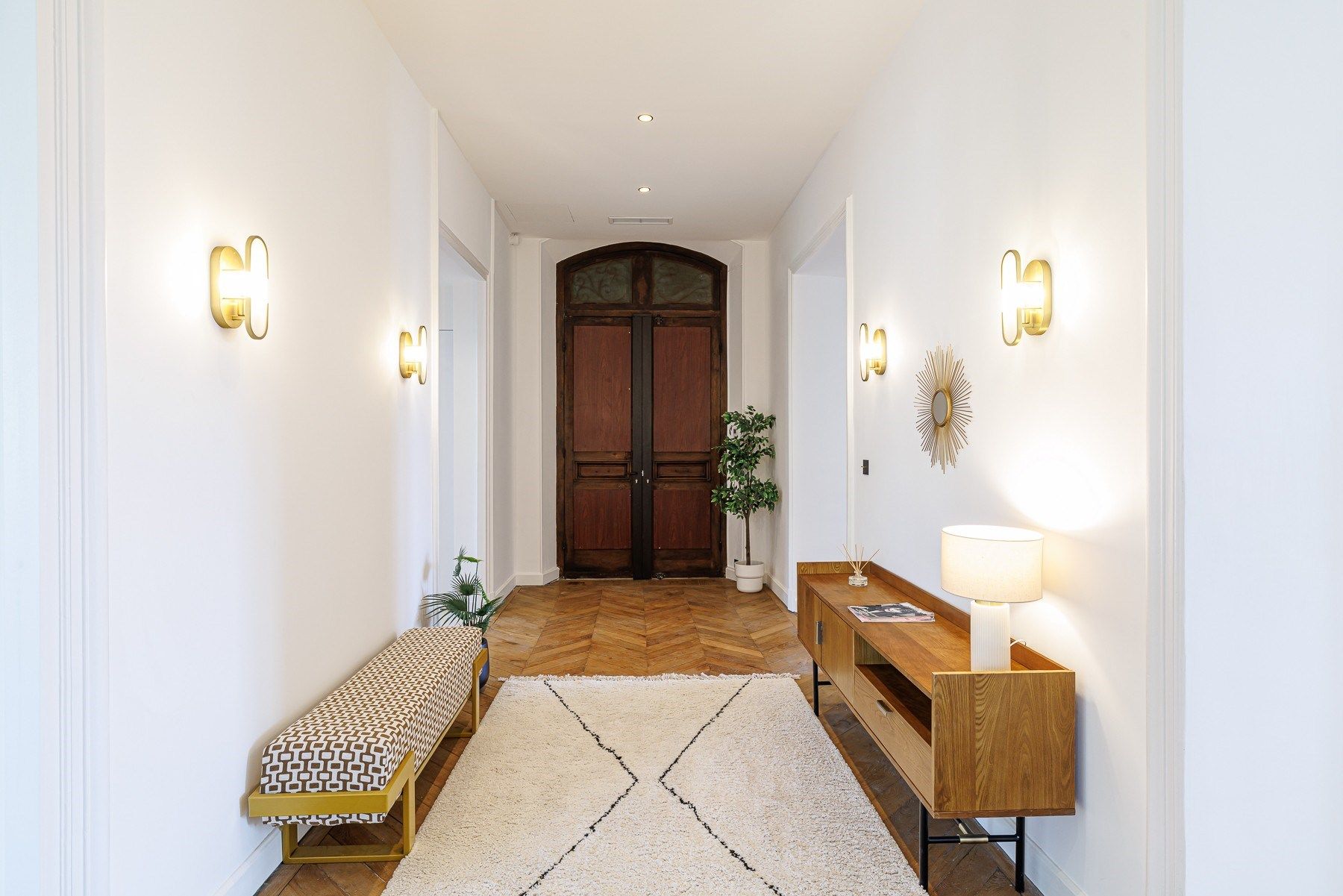 luxury apartment 7 Rooms for sale on NICE (06000)