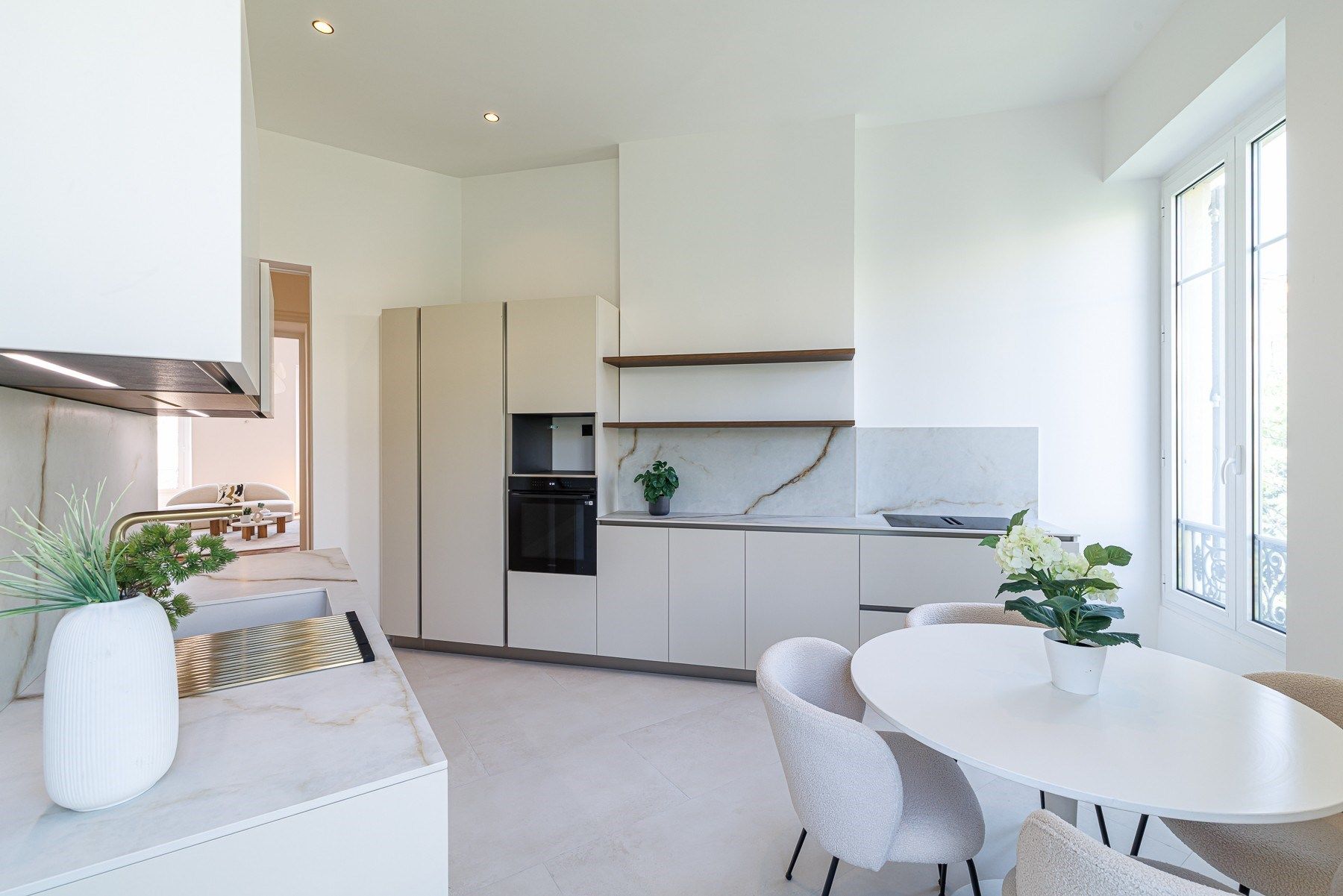 luxury apartment 7 Rooms for sale on NICE (06000)