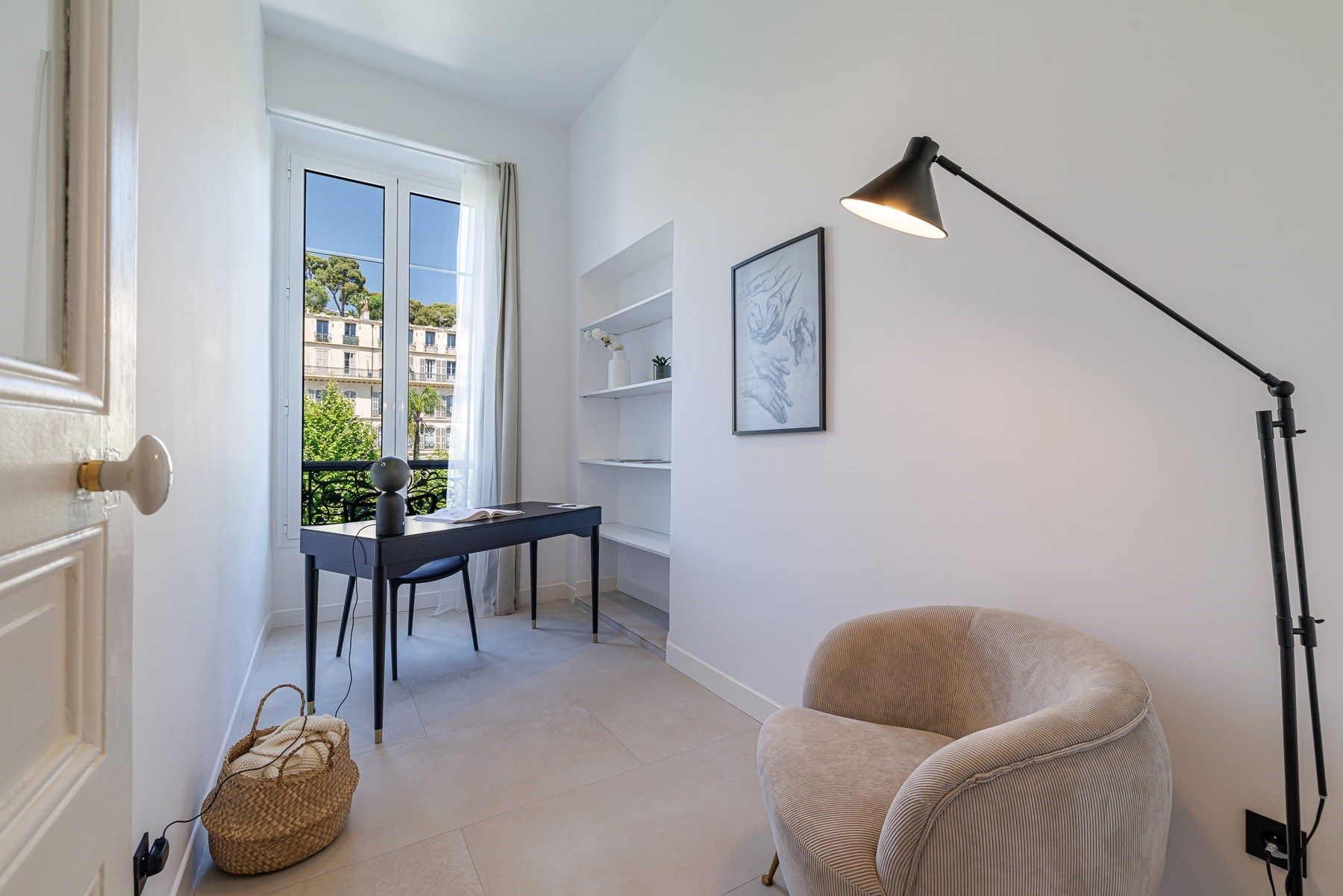luxury apartment 7 Rooms for sale on NICE (06000)