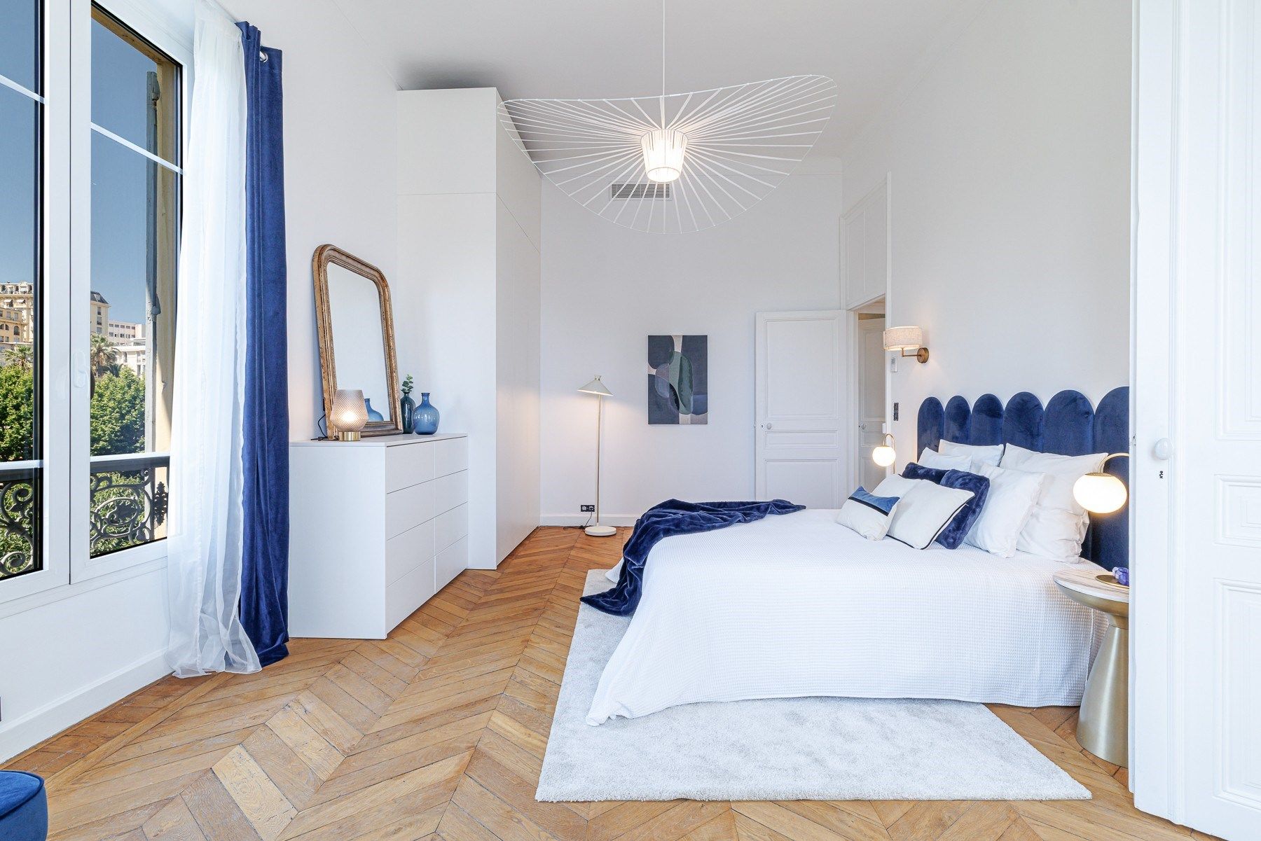 luxury apartment 7 Rooms for sale on NICE (06000)