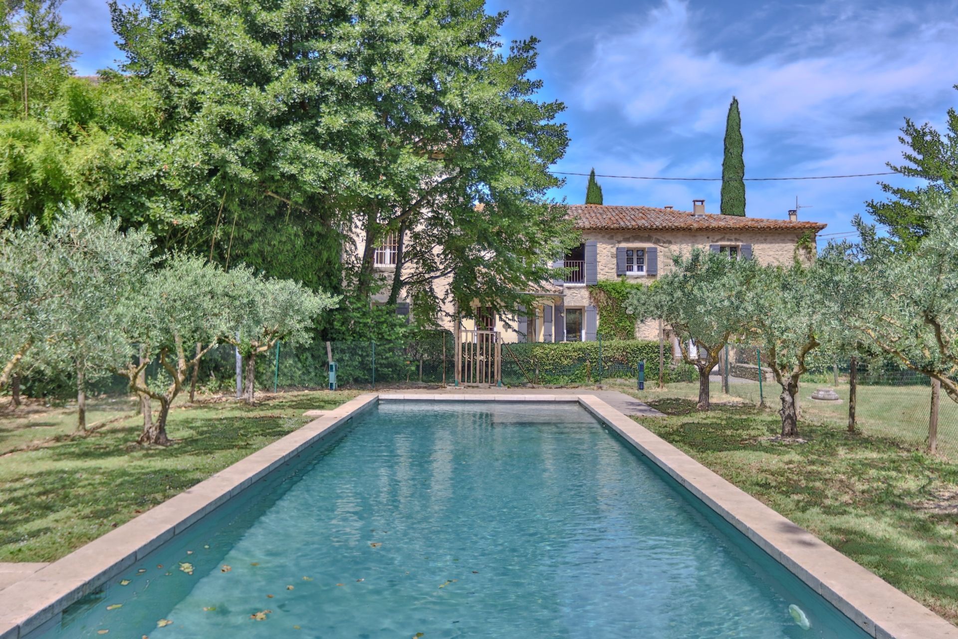 maison de luxe 7 Pièces en vente sur SAUMANE DE VAUCLUSE (84800)