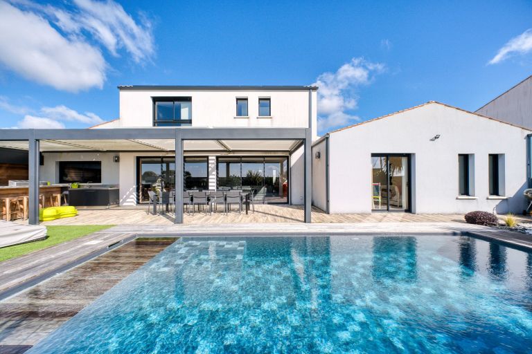 maison de luxe 6 Pièces en vente sur ST ROGATIEN (17220)