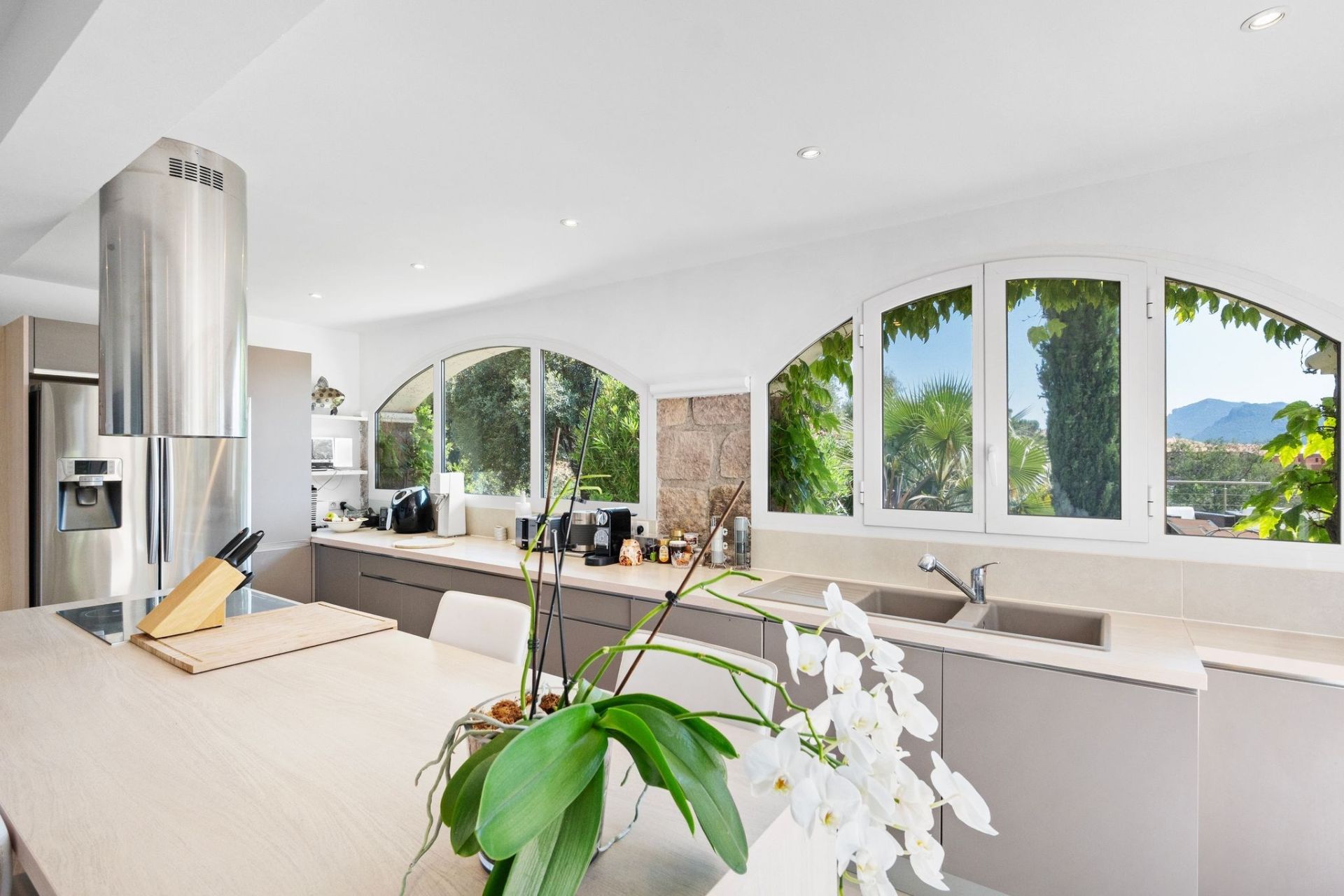 luxury provencale house 7 Rooms for sale on THEOULE SUR MER (06590)